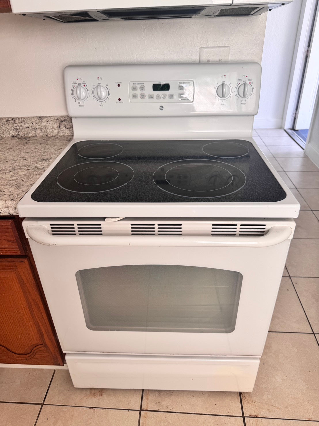 Product Sold – GE White Electric Stove (Model: JBP70W0K4WW)