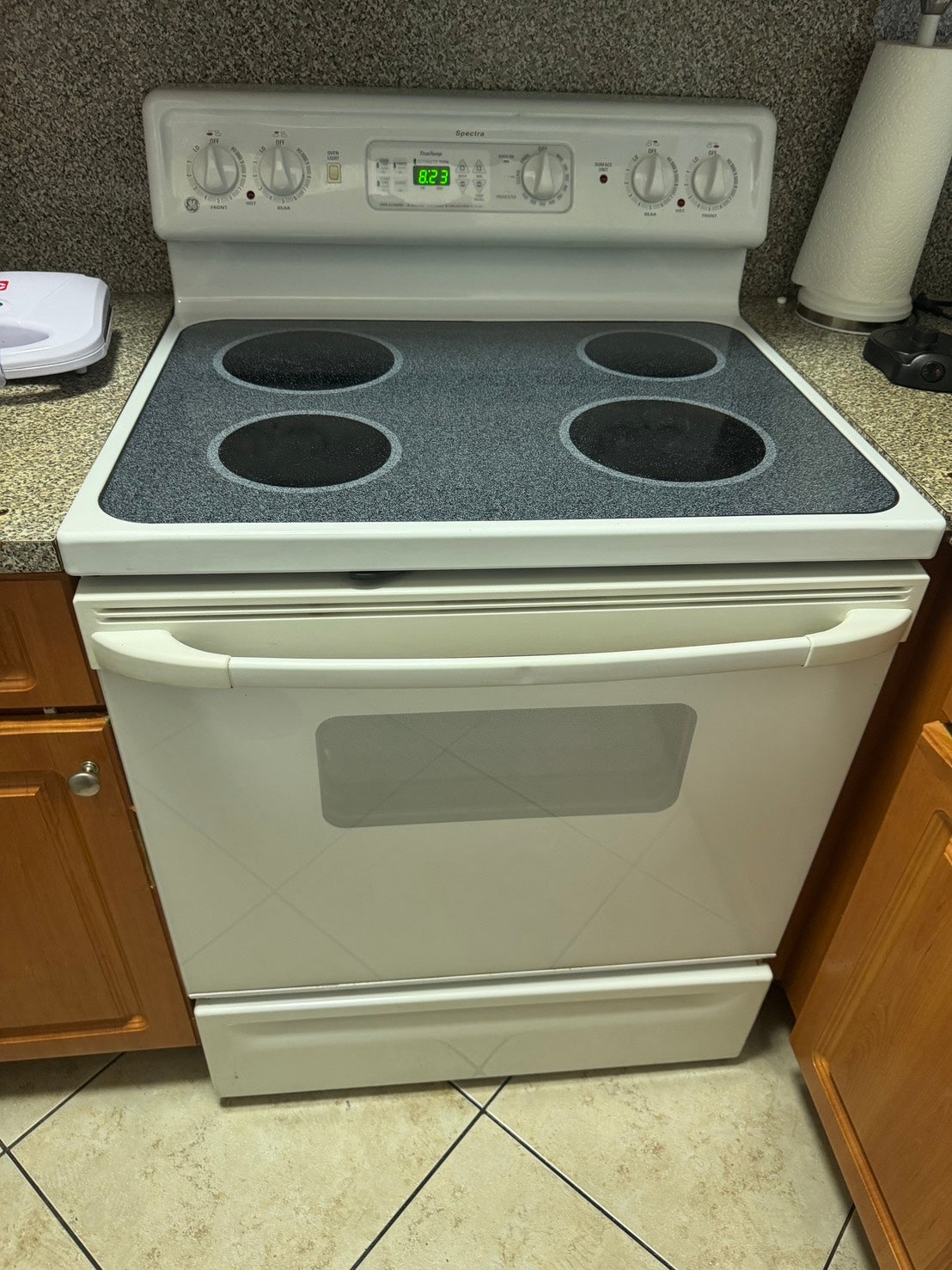 Product Sold – GE Spectra White Electric Stove (Model: JBP66W0B2WW) 