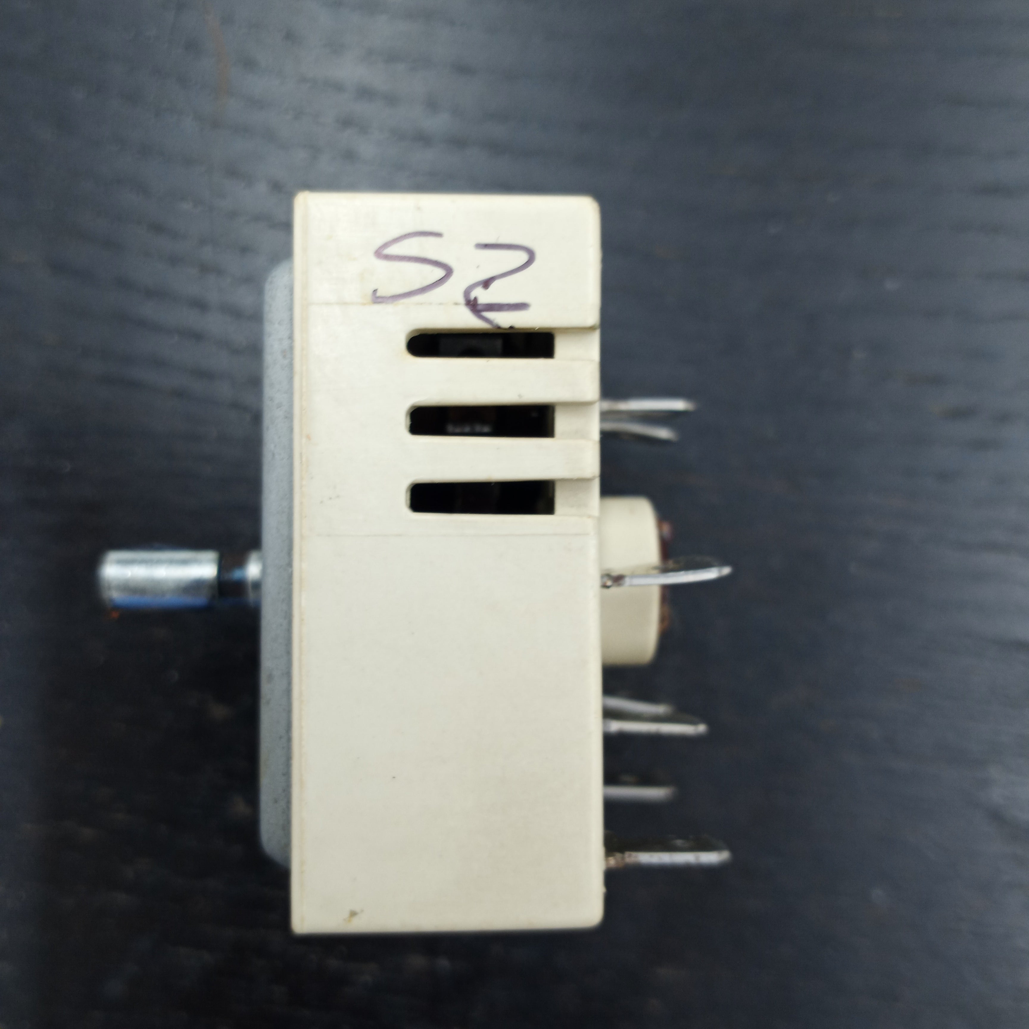 Whirlpool Range Surface Element Control Switch WP9758060