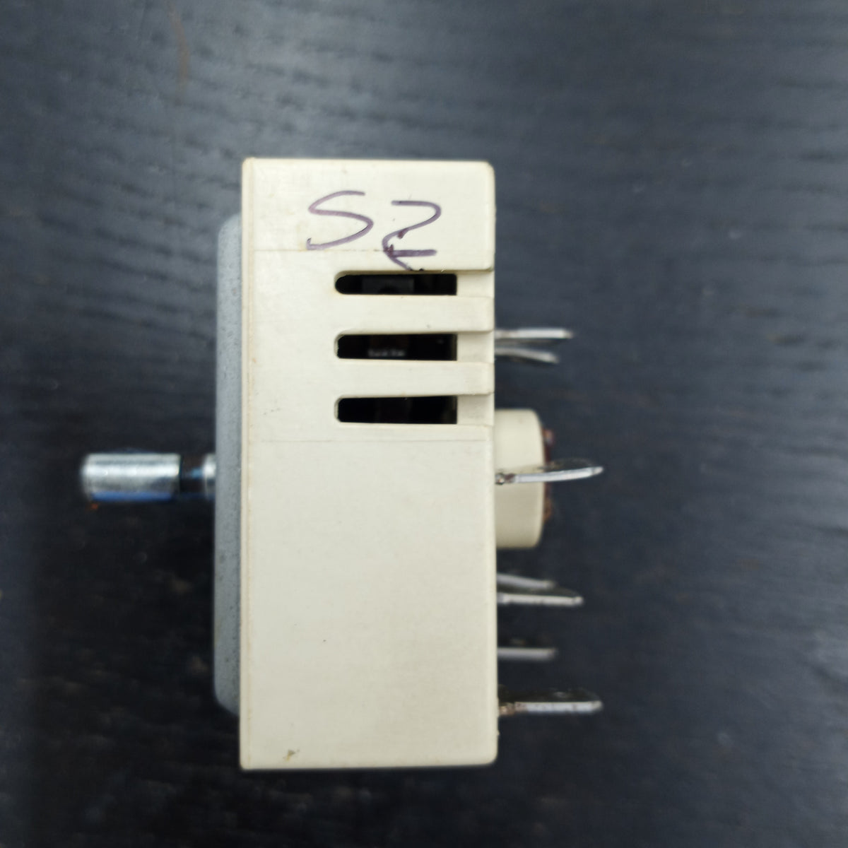 Whirlpool range surface element control switch with model number WP9758060, 