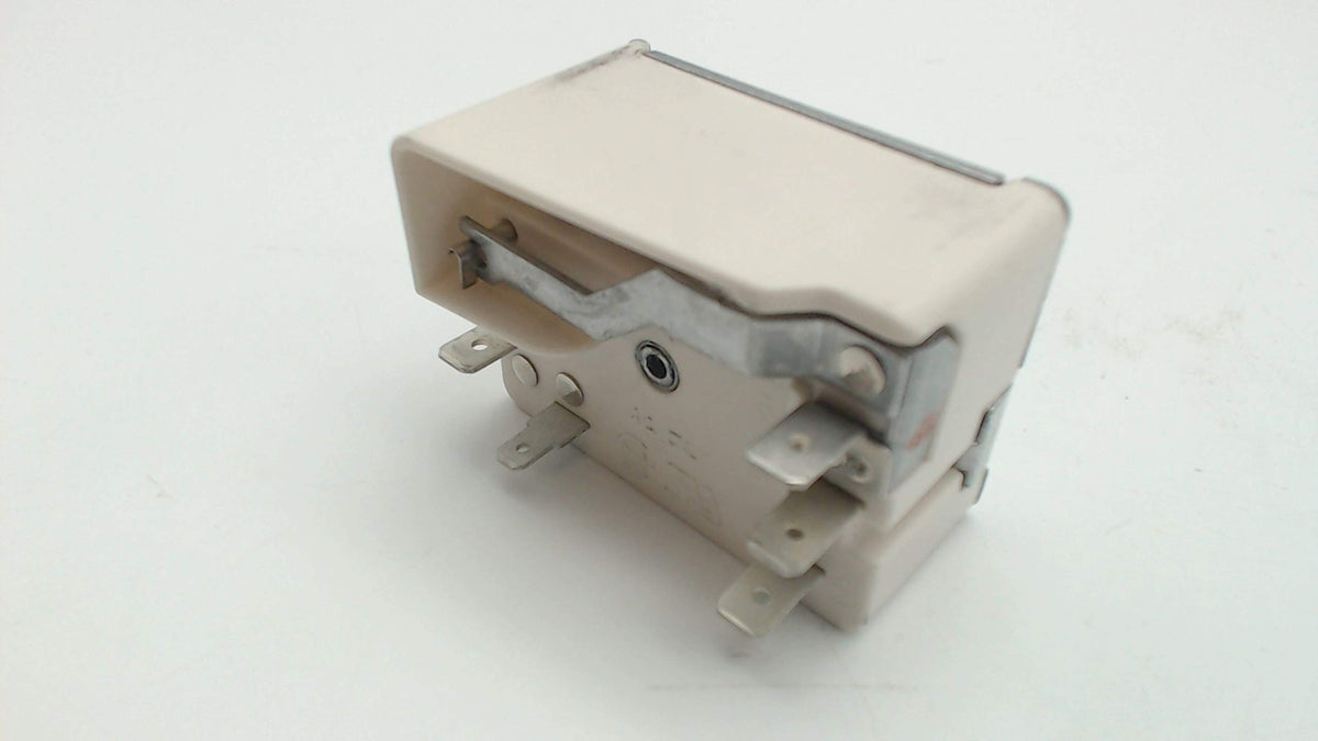 Whirlpool Electric Range 6" Surface Burner Switch. 5.2-6.6A 240V WP3149404