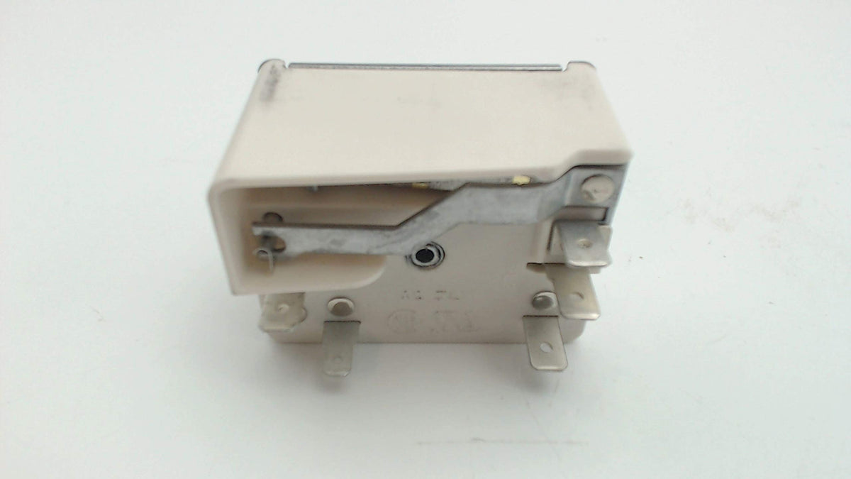 Whirlpool Electric Range 6" Surface Burner Switch. 5.2-6.6A 240V WP3149404