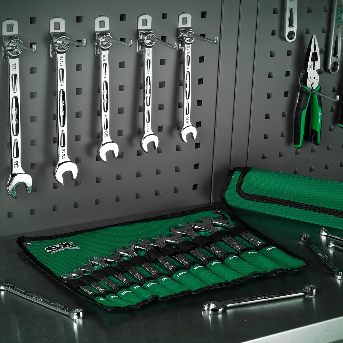 SK Combination Wrench Set, SAE 5/16''-3/4'', Metric 8-19mm, 23-Piece