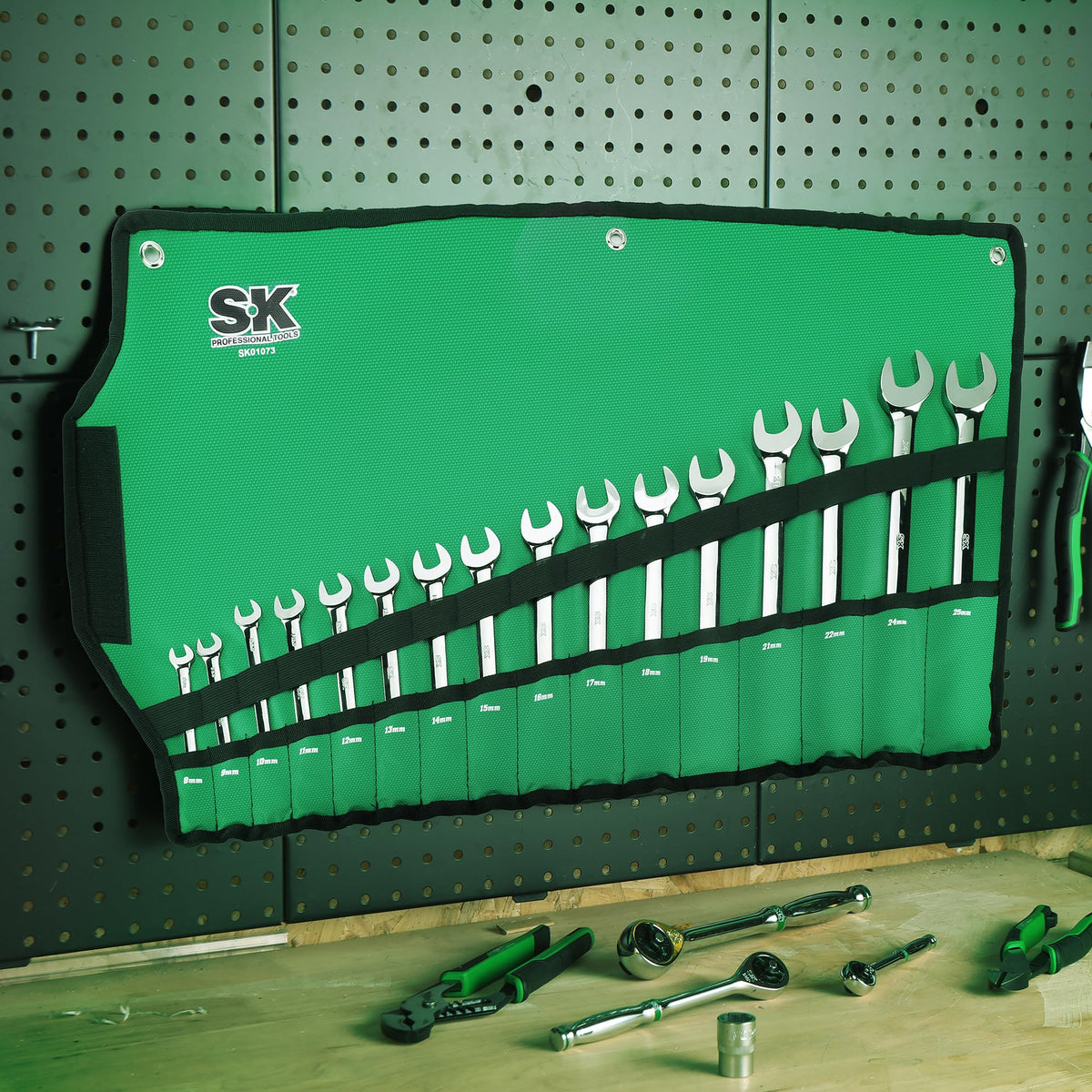 SK Reversible Ratcheting Wrench Set, Combination Wrenches, Metric 16-Piece