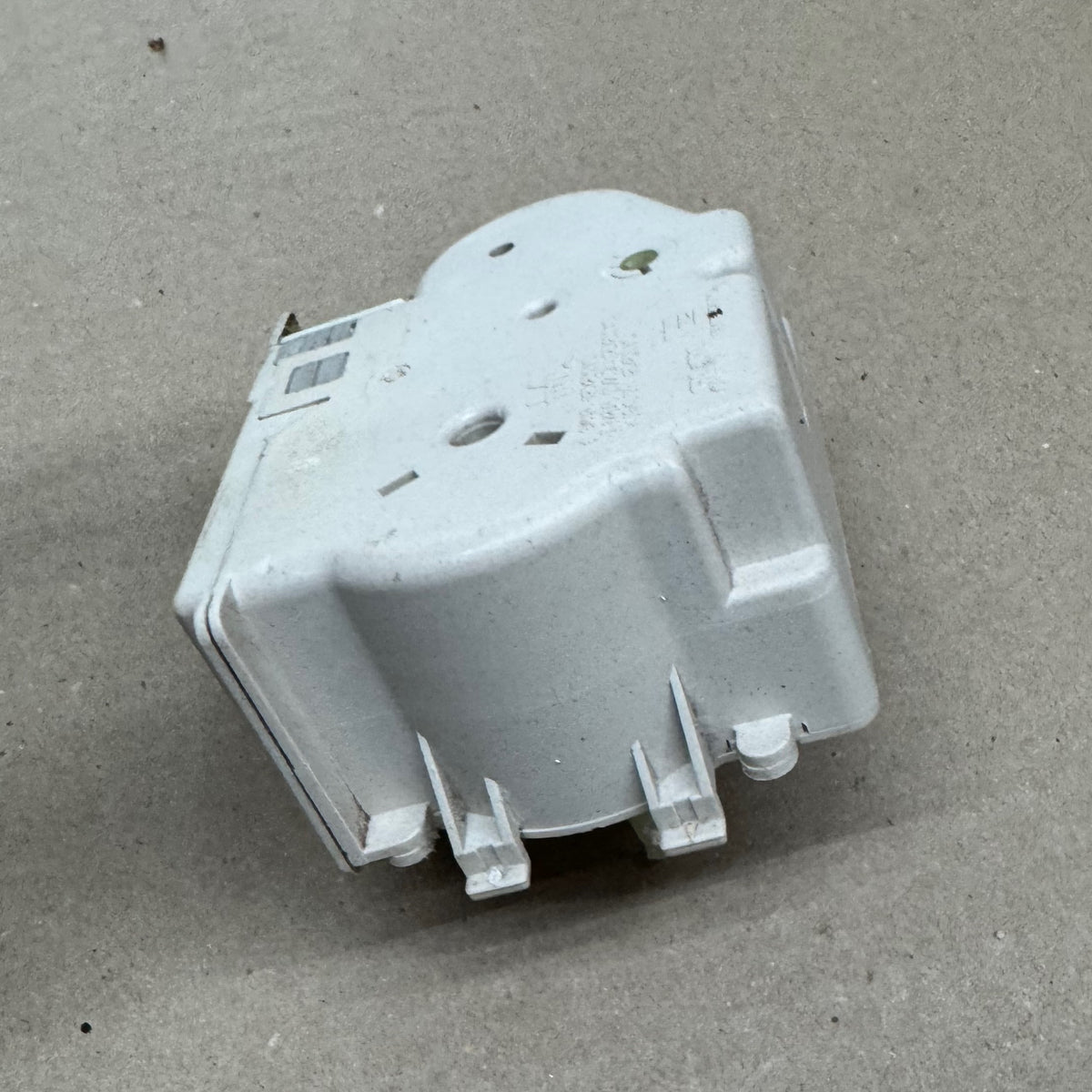 Whirlpool Washer Laundry Center Washer Timer (replaces 3952499A) WP3952499