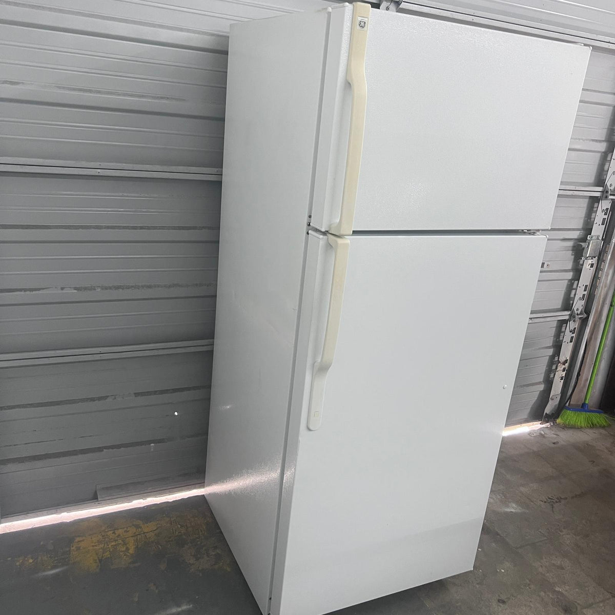 GE Top and Bottom Refrigerator