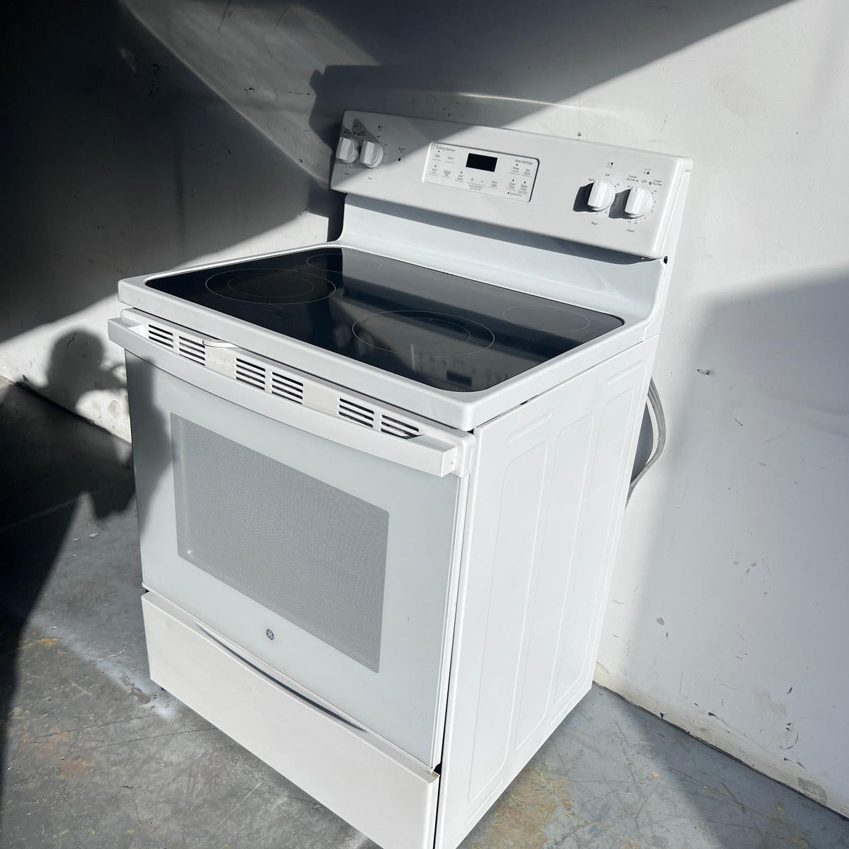 GE Electric Stove