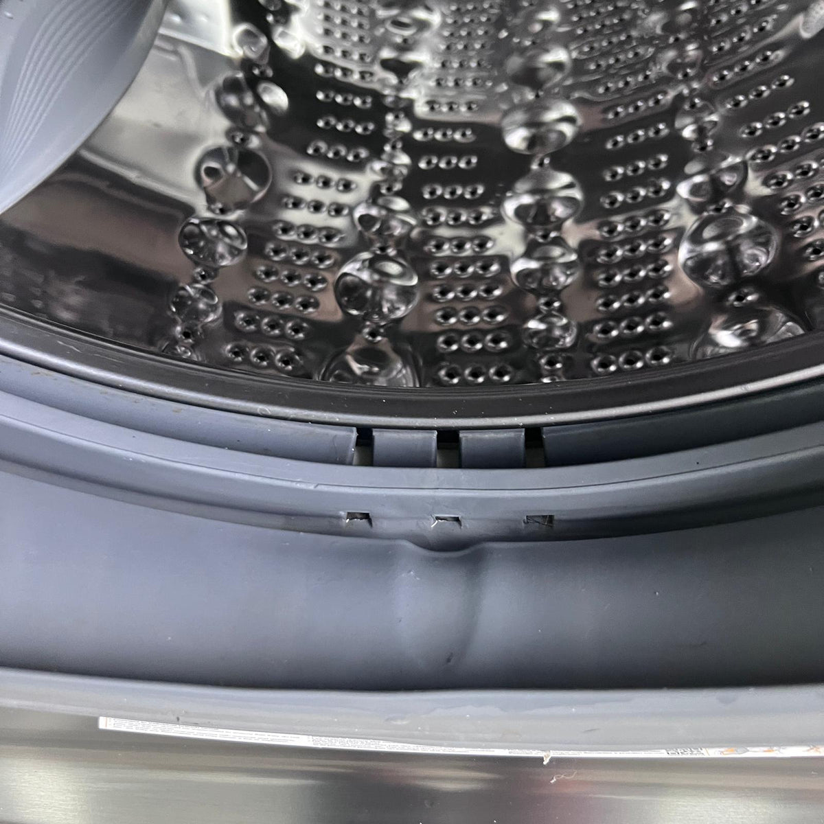LG Washer 5.2 cu.ft and Dryer 9.0 cu.ft Mega Capacity Front Load (Graphite Steel)