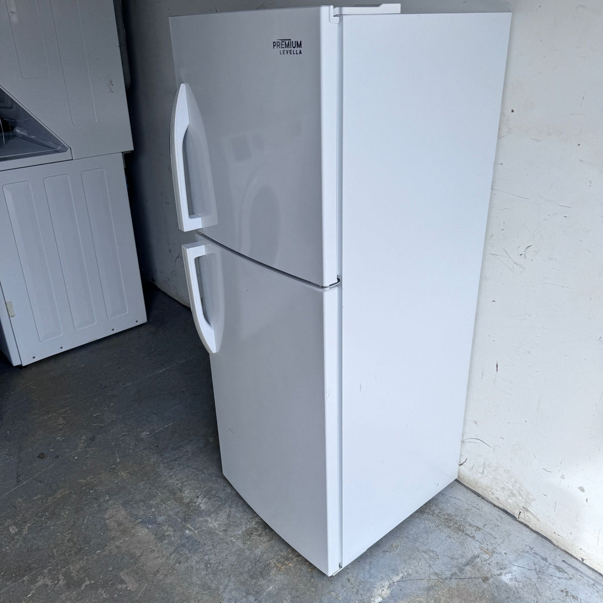 Premium Levella 21" Top and Bottom Refrigerator