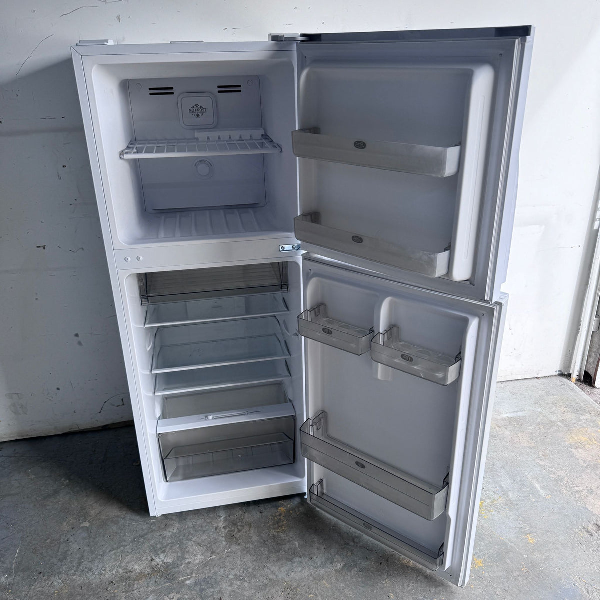 Premium Levella 21" Top and Bottom Refrigerator