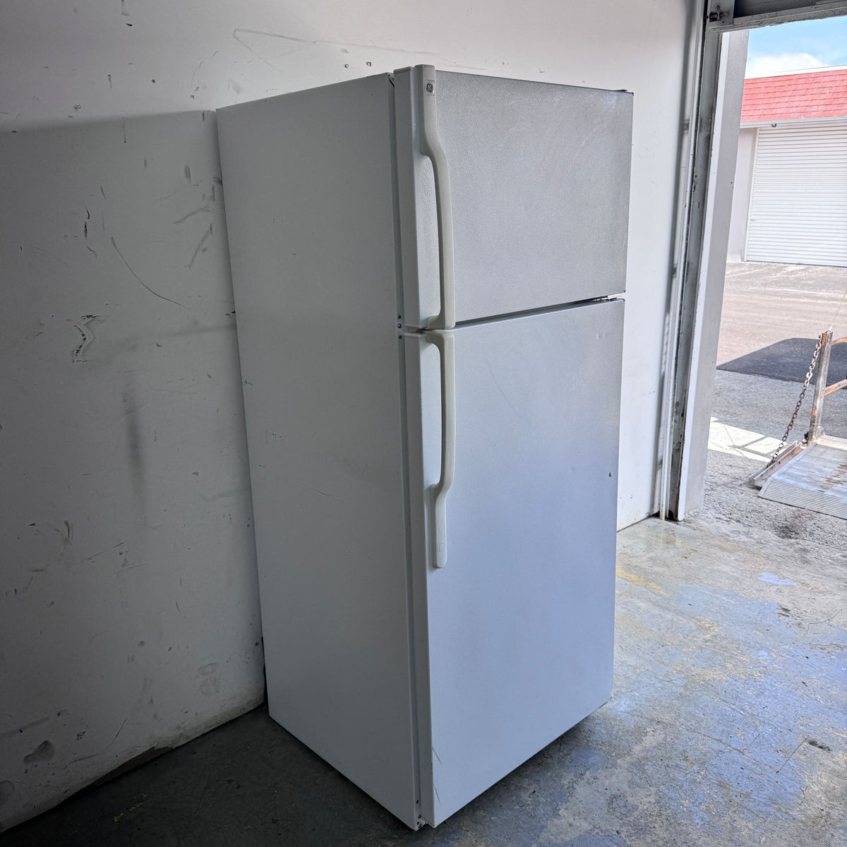 GE Top and Bottom Refrigerator