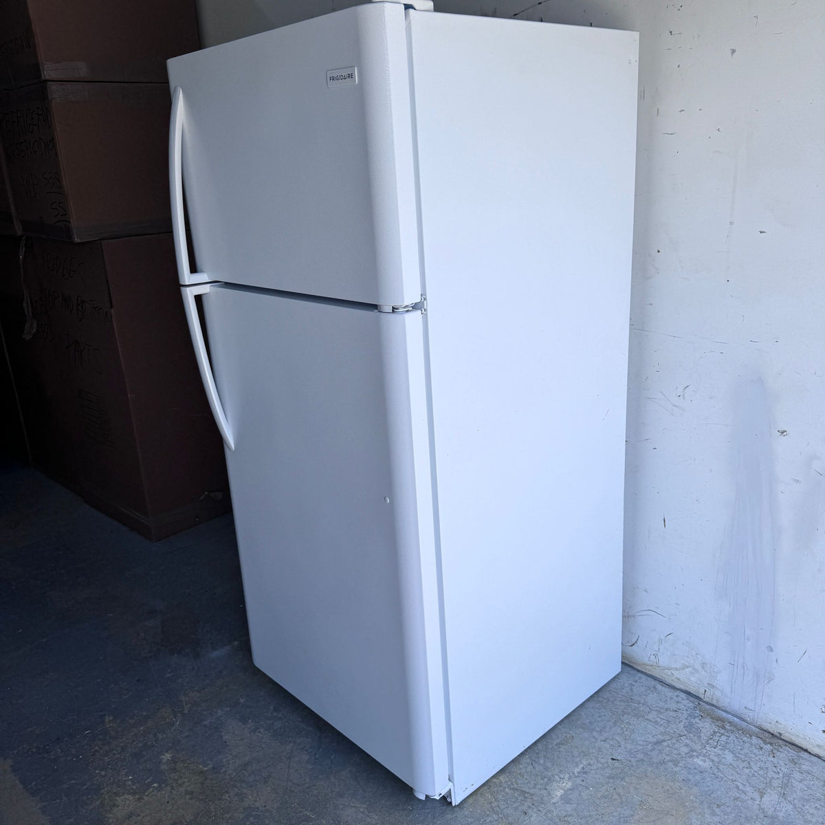Frigidaire Top and Bottom Refrigerator with Ice maker