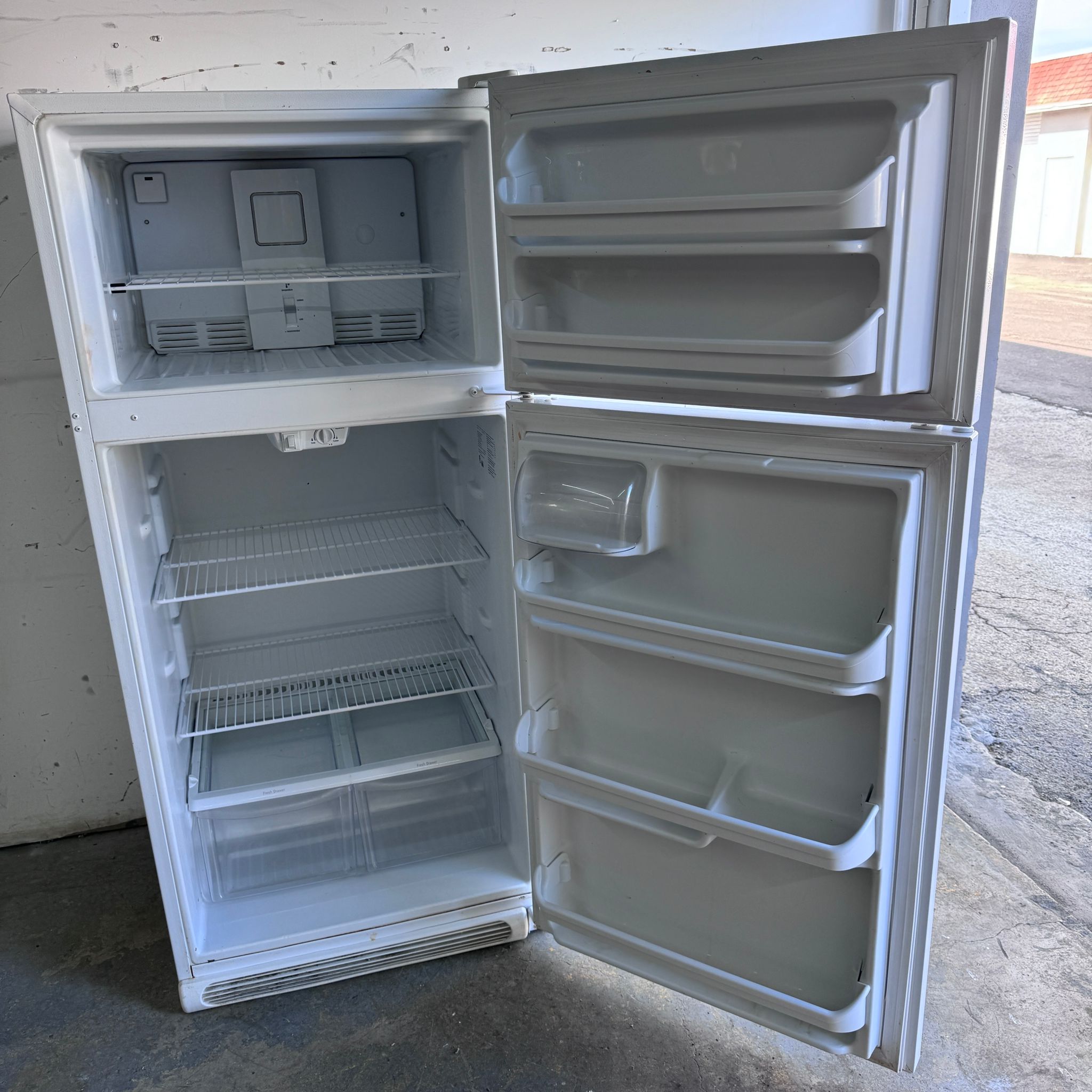 Frigidaire Top and Bottom Refrigerator