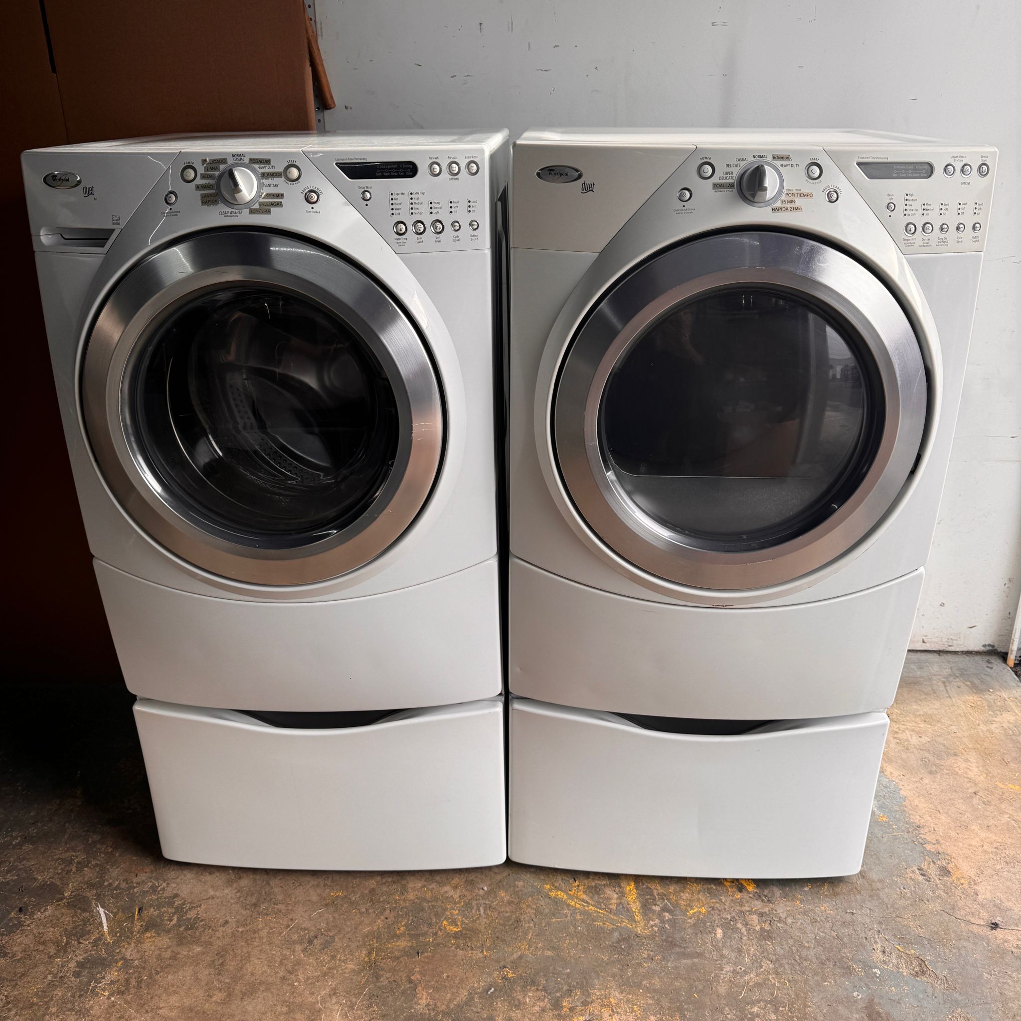 Whirlpool-Washer-and-Dryer-Front-Load-with-Pedestal-Set-White