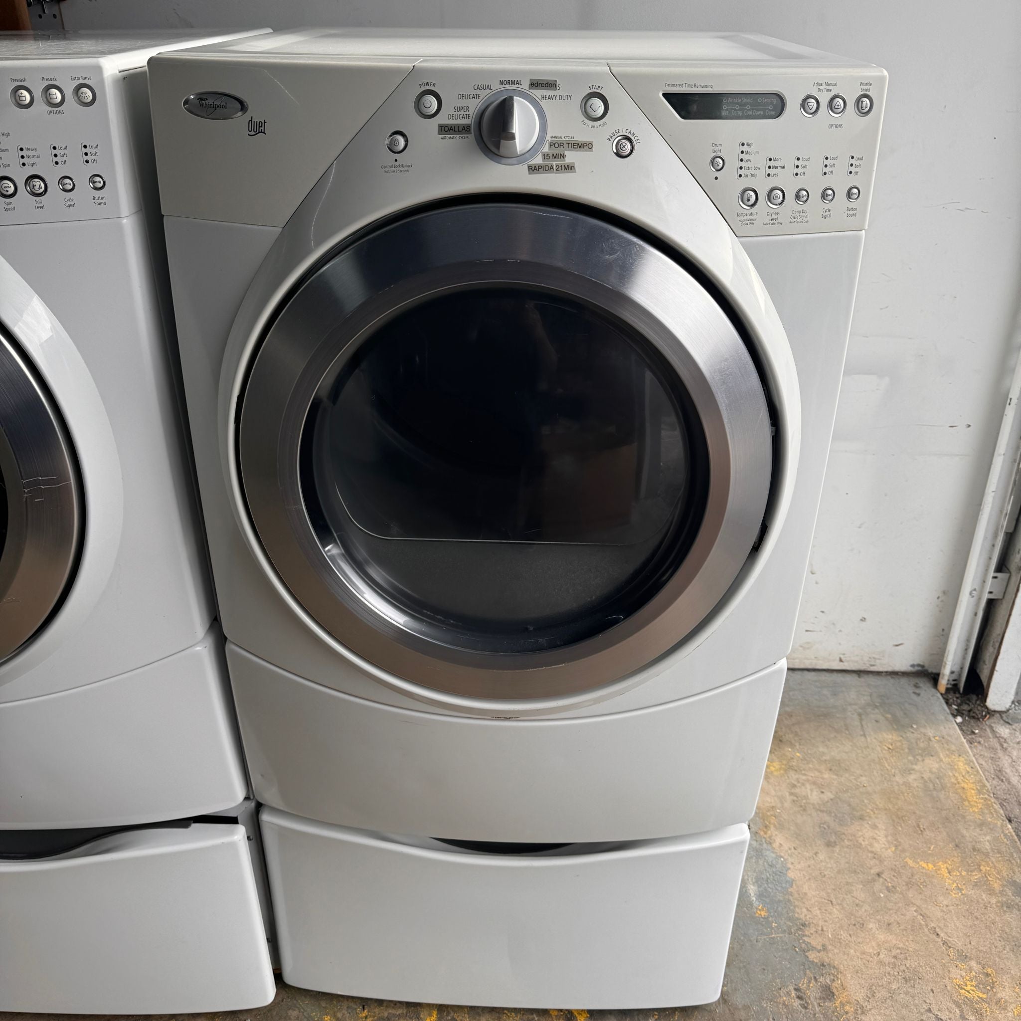 Whirlpool Washer and Dryer Front Load with Pedestal Set - White