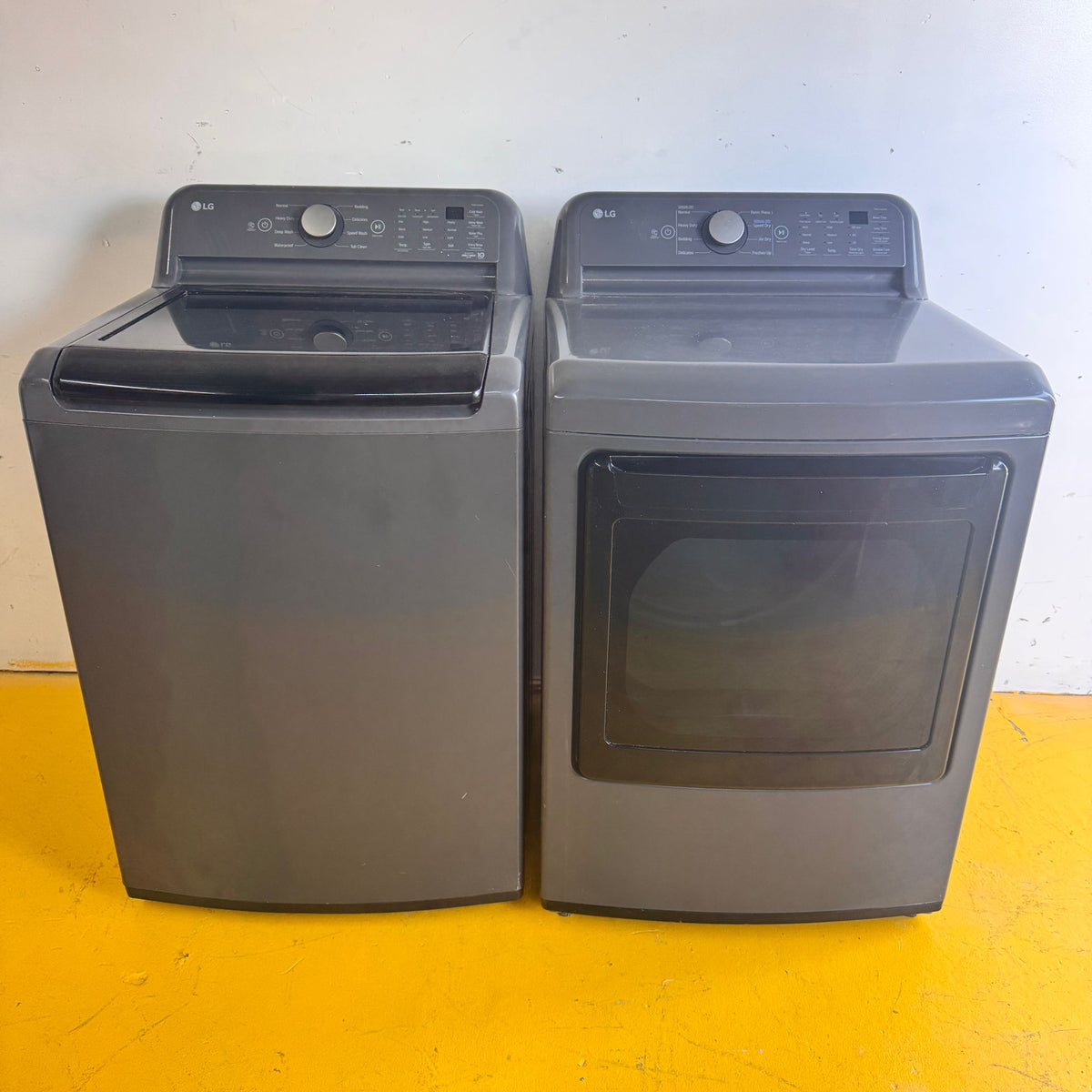 LG Washer and Dryer Ultra Large (Middle Black)