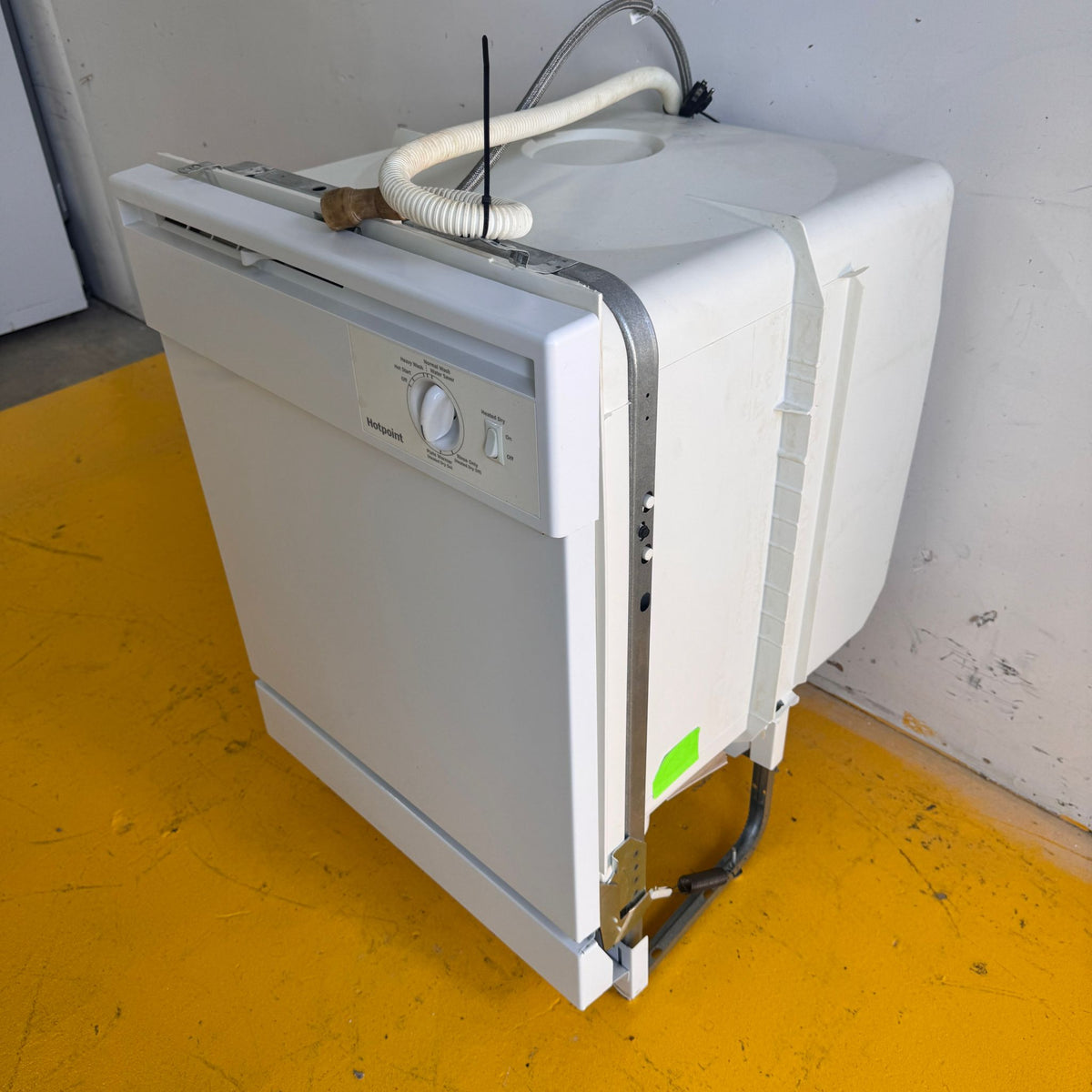 Hotpoint White Dishwasher