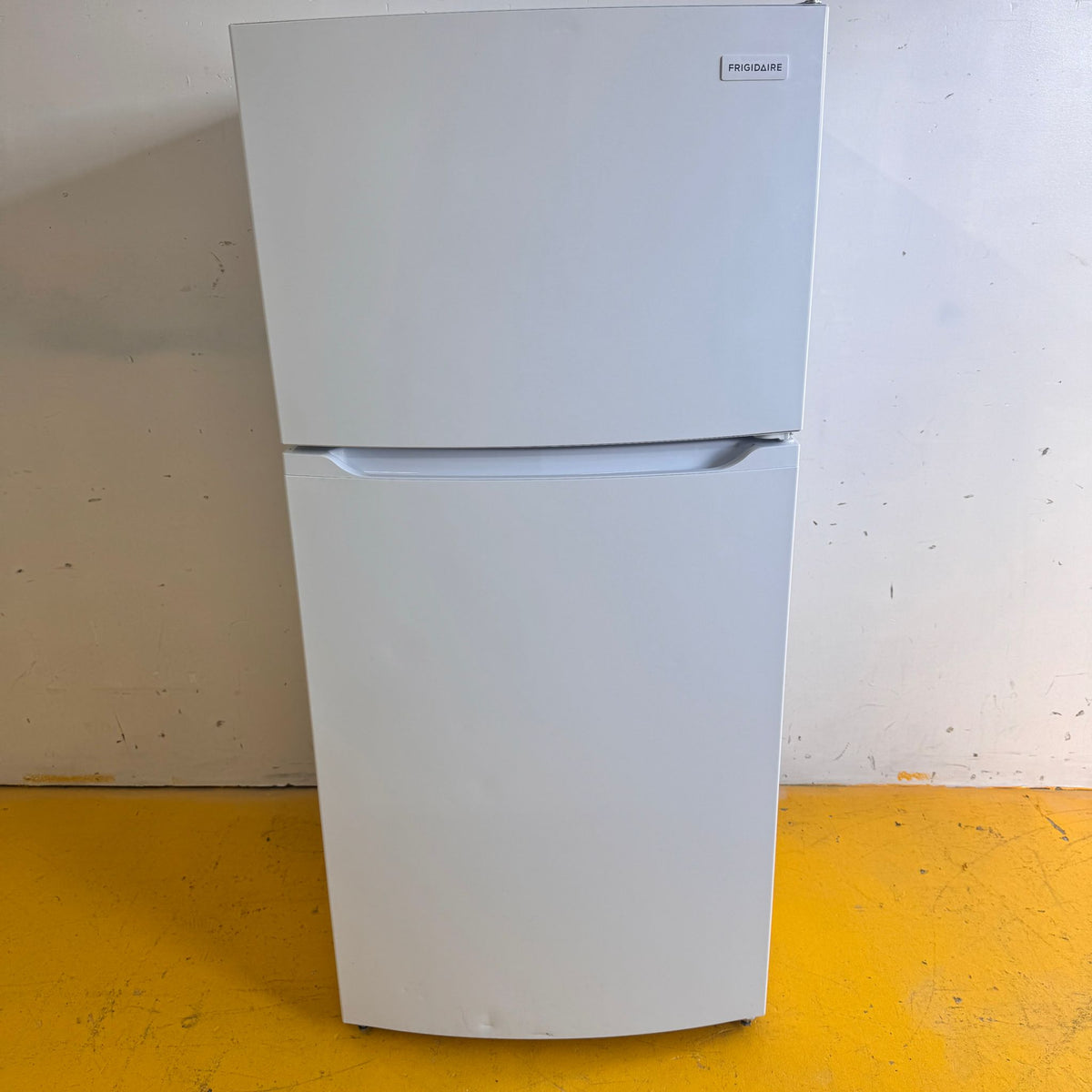 Frigidaire White Top and Bottom Refrigerator 14 Cu. Ft.