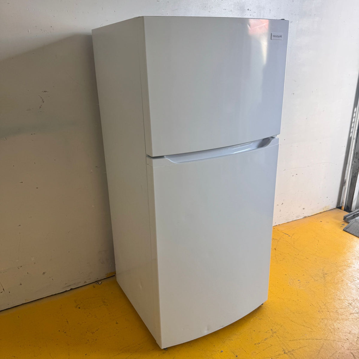 Frigidaire White Top and Bottom Refrigerator 14 Cu. Ft.