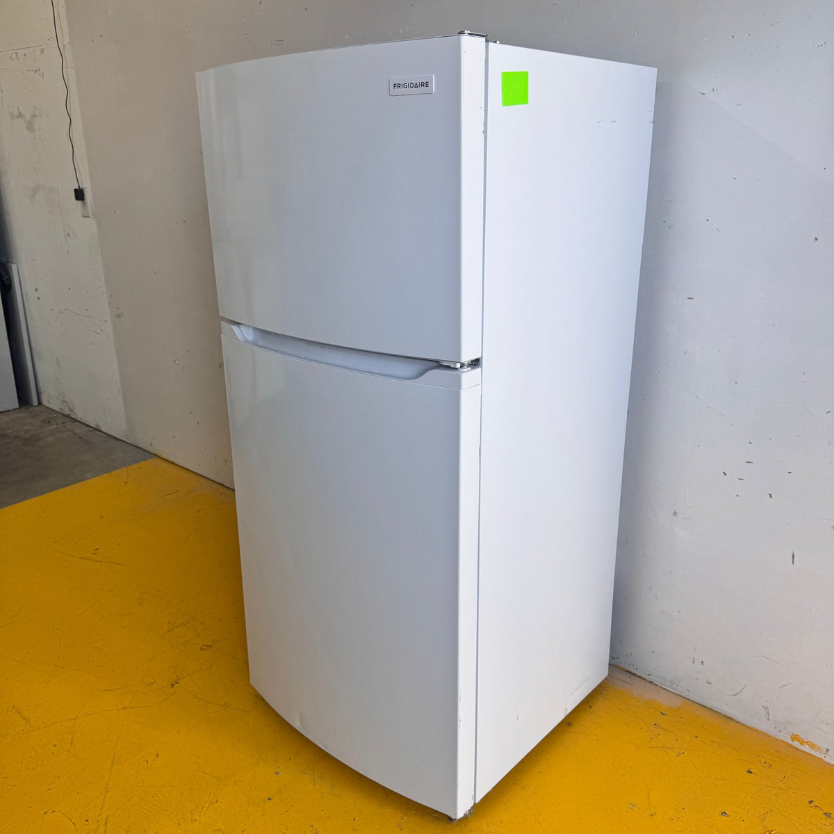 Frigidaire White Top and Bottom Refrigerator 14 Cu. Ft.