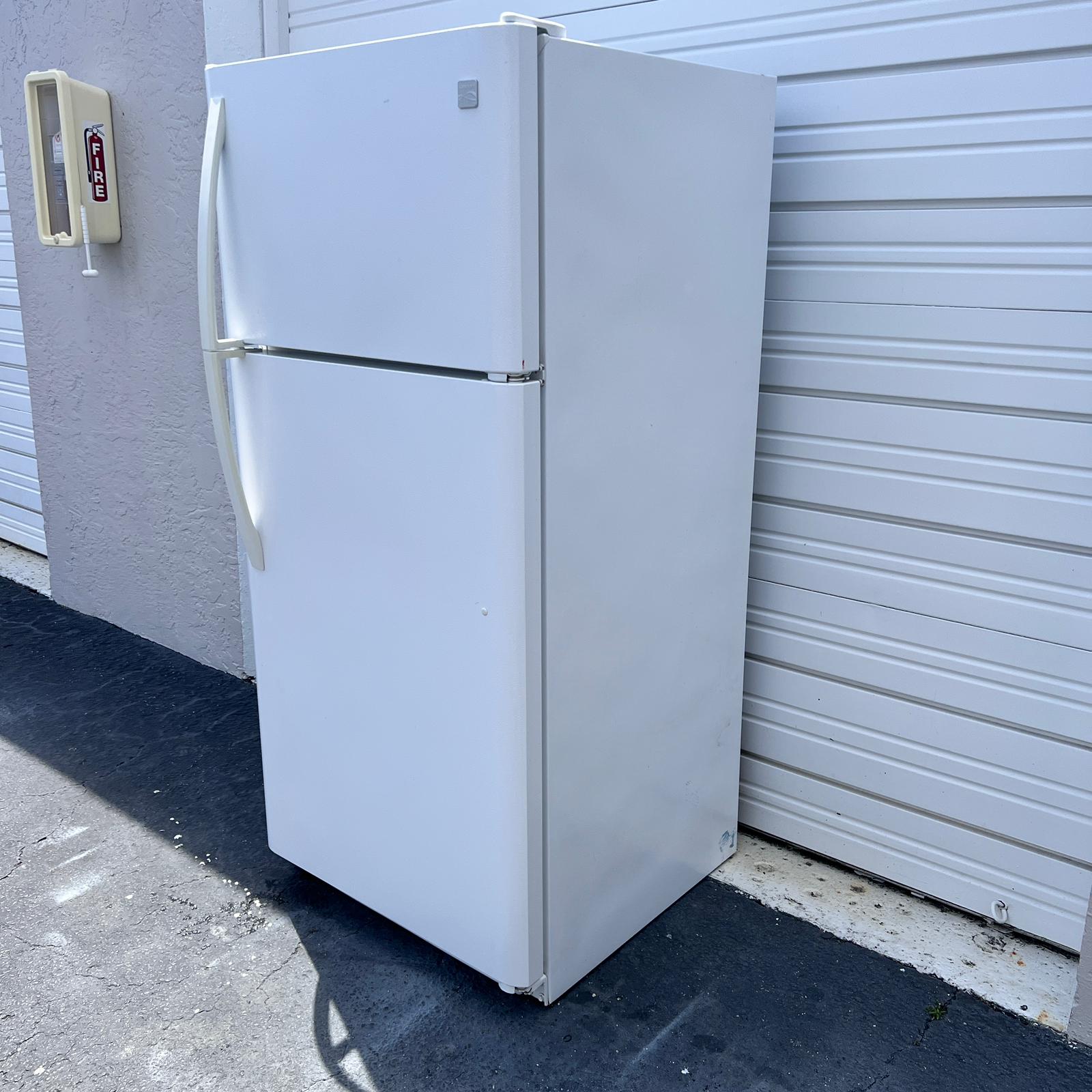 Kenmore Top and Bottom Refrigerator with Ice Maker