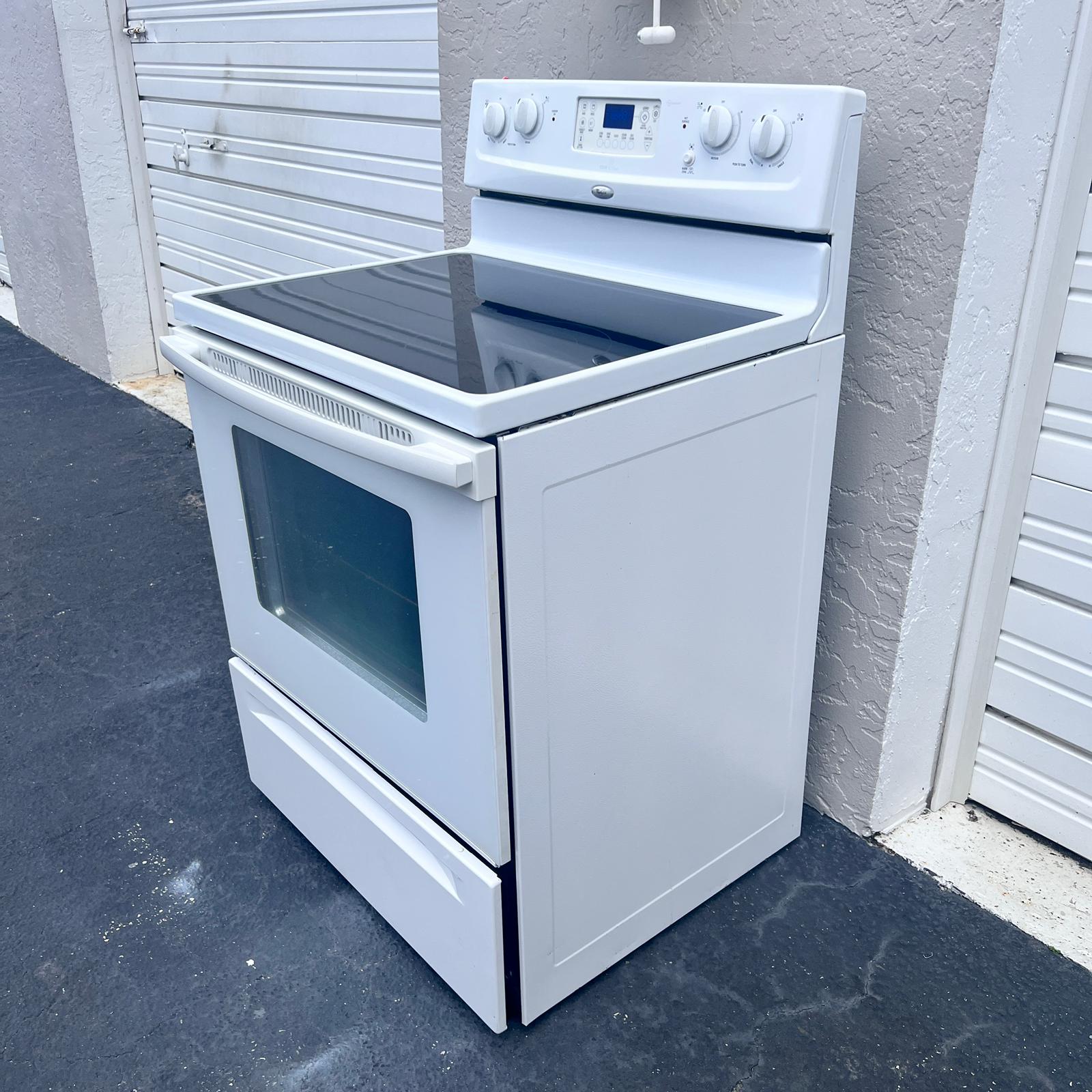 Whirlpool Electric Stove - Steam Clean Oven