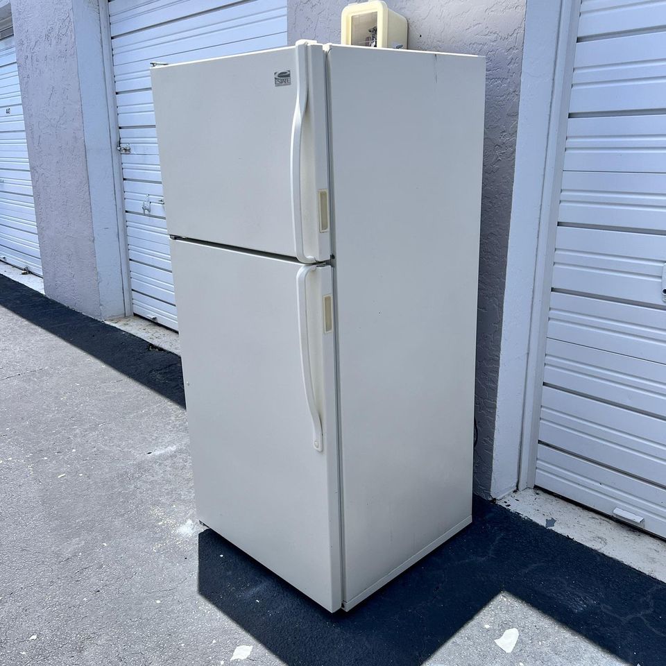 Estate Top and Bottom Refrigerator