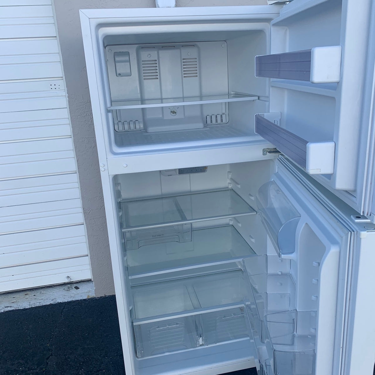 Whirlpool Top and Bottom Refrigerator