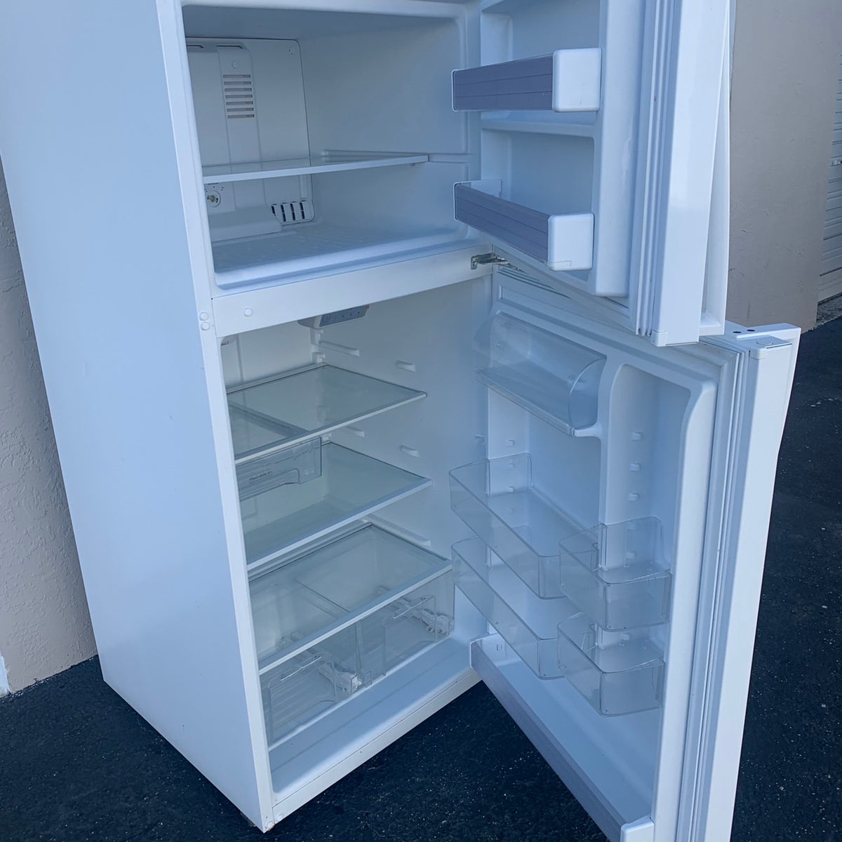 Whirlpool Top and Bottom Refrigerator