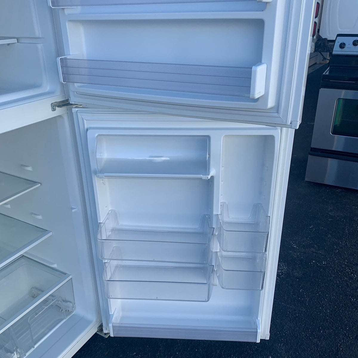 Whirlpool Top and Bottom Refrigerator