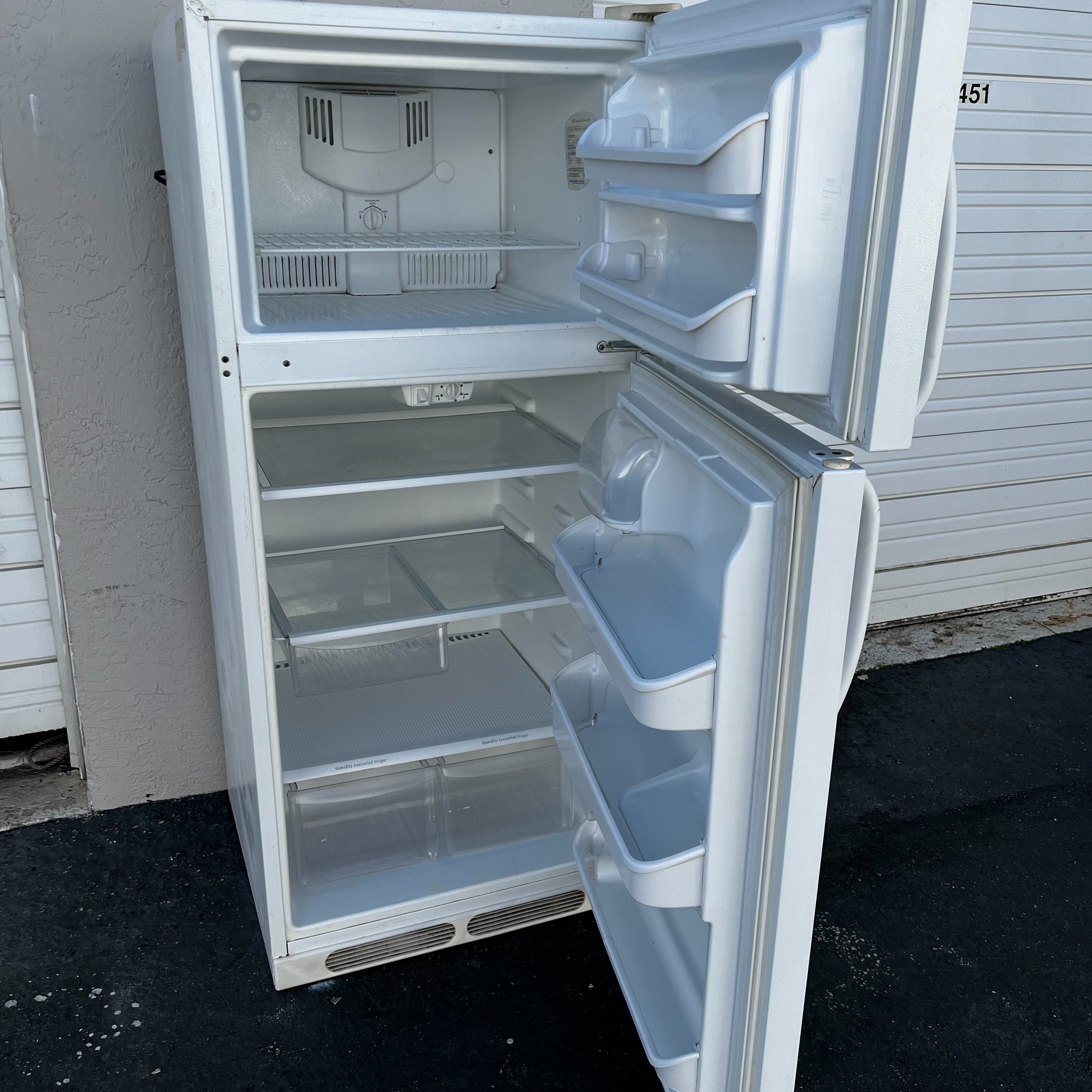 Frigidaire Top and Bottom Refrigerator