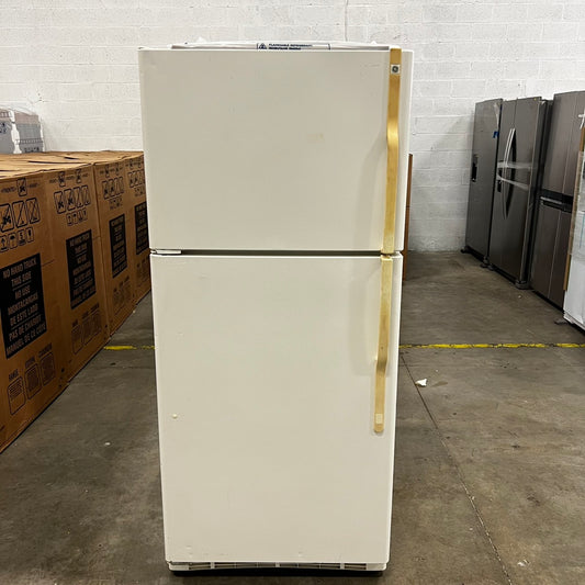 GE Top and Bottom Refrigerator