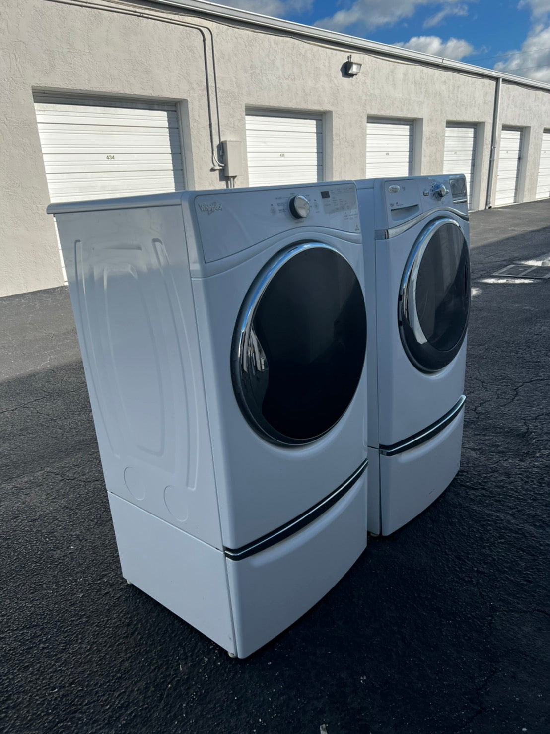 Whirlpool Washer and Dryer Front Load with Pedestal