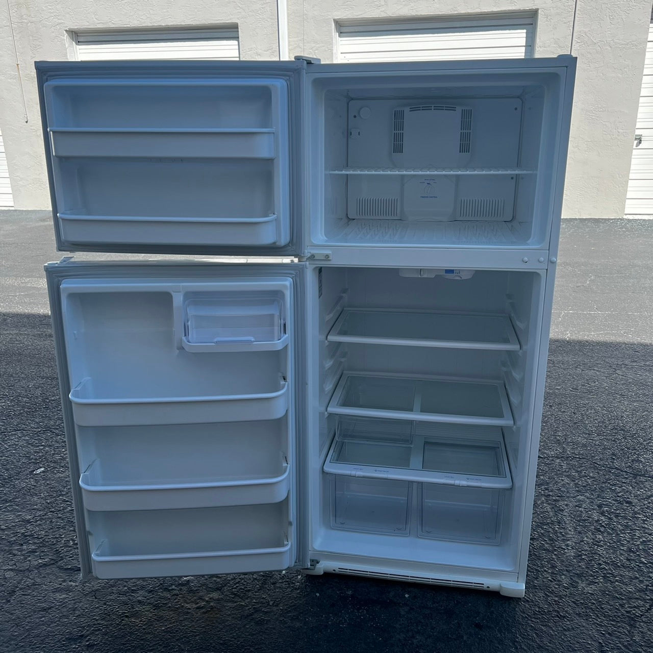 Daewoo Top and Bottom Refrigerator