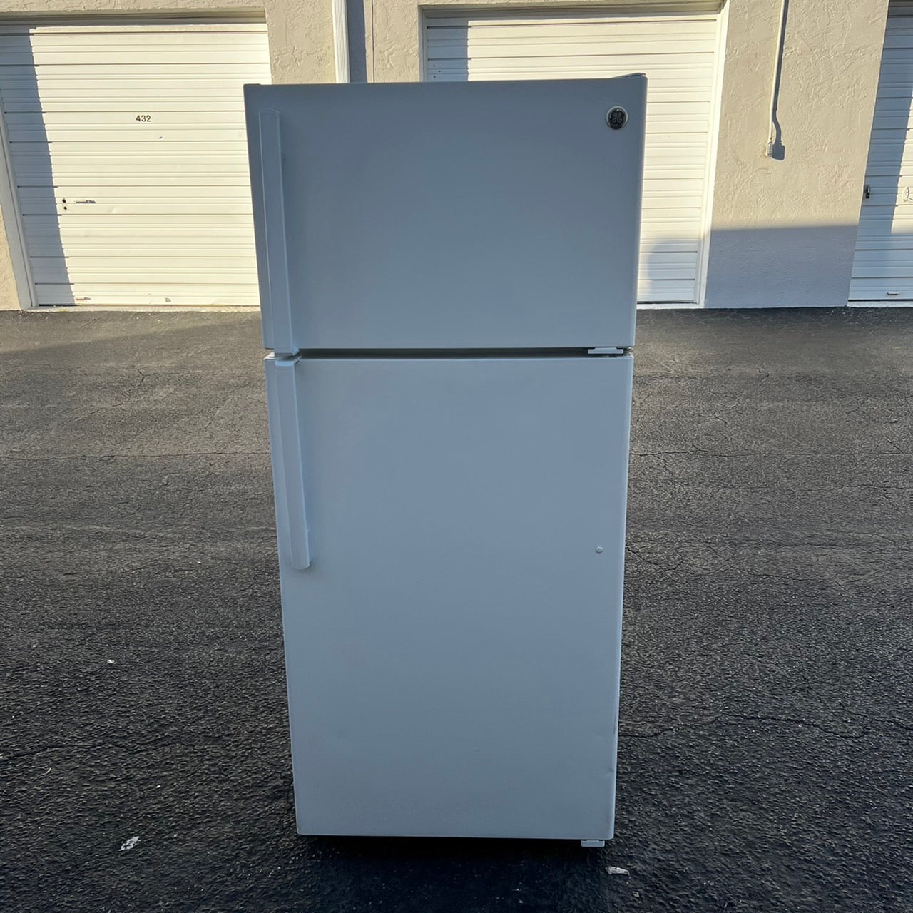 GE Top and Bottom Refrigerator
