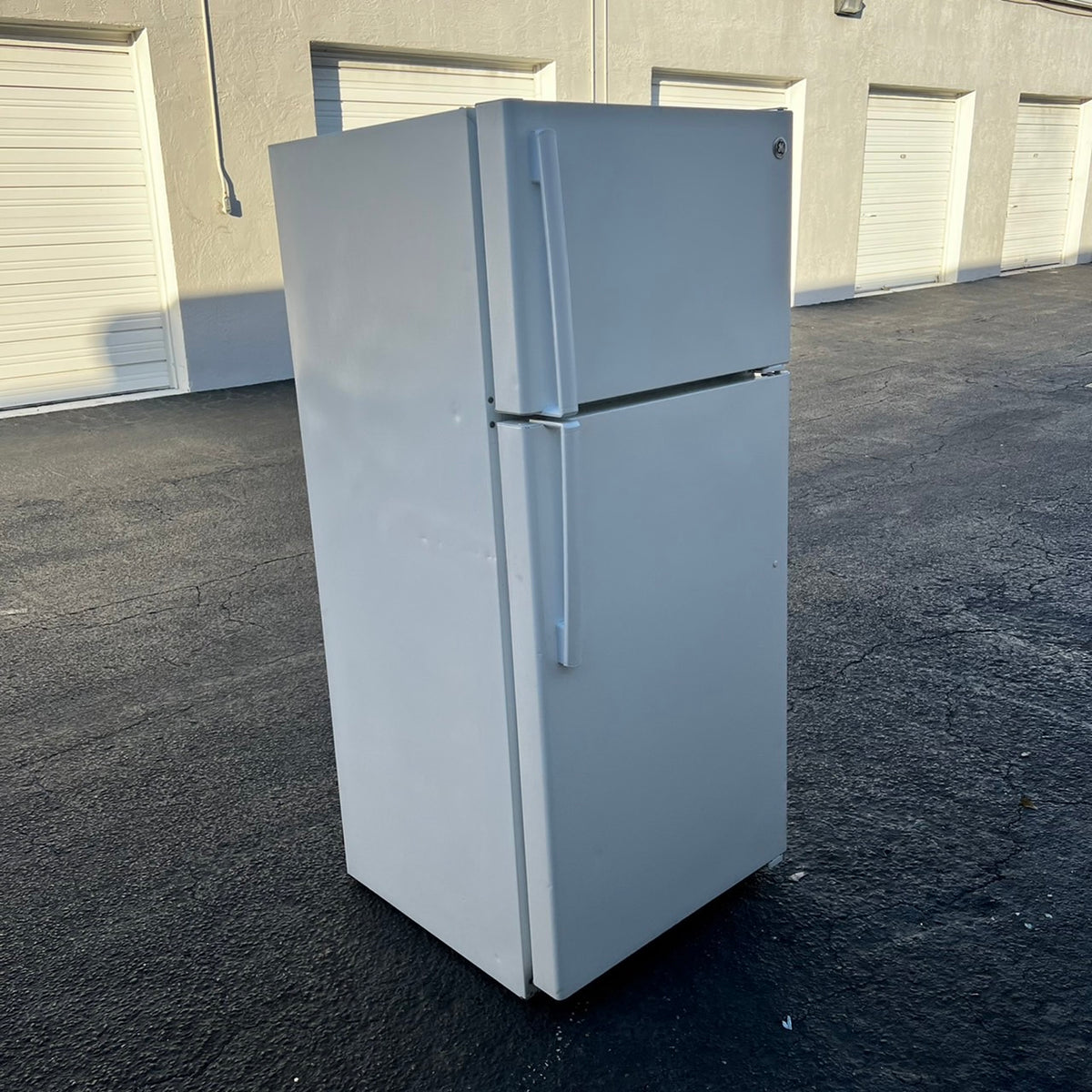 GE Top and Bottom Refrigerator