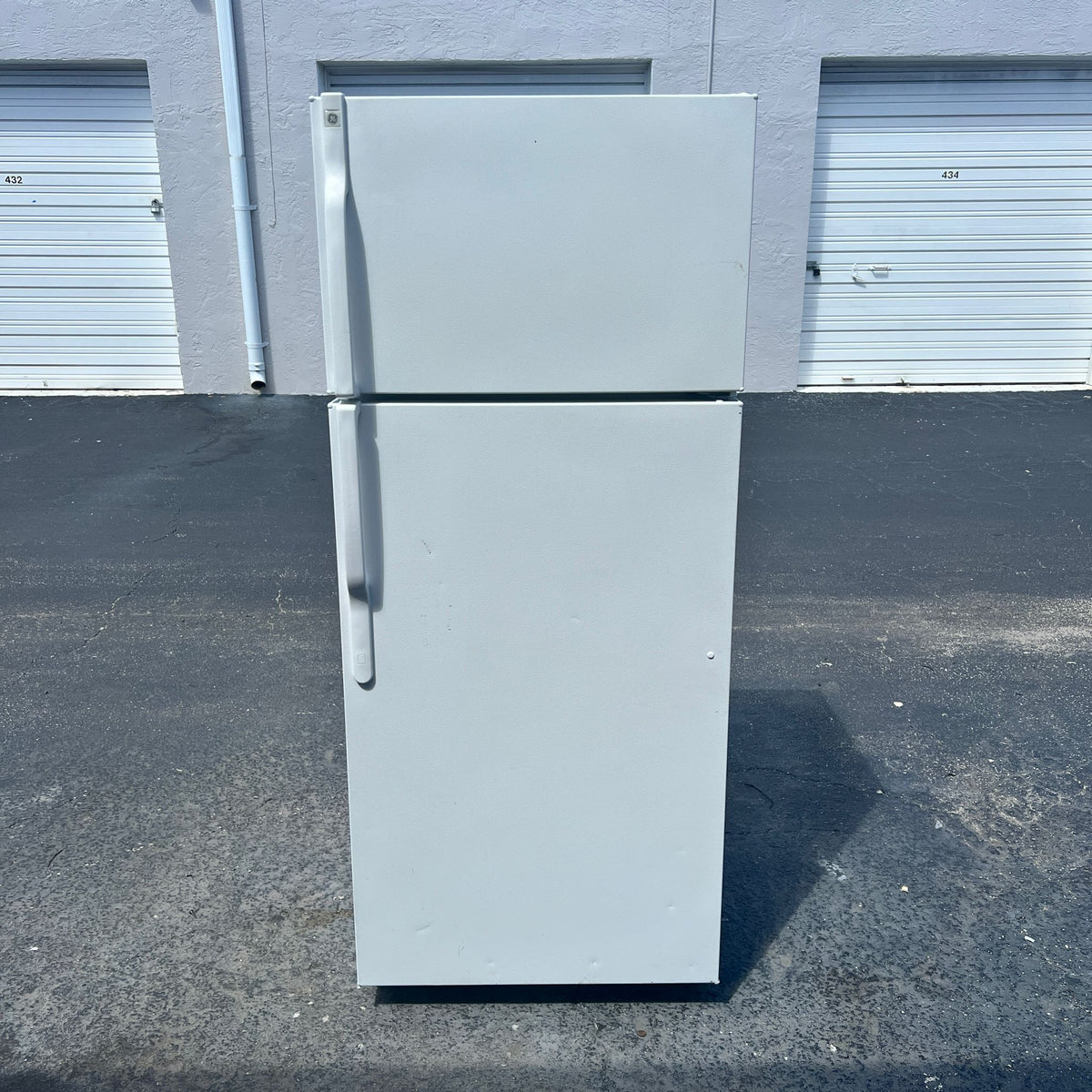 GE Top and Bottom Refrigerator