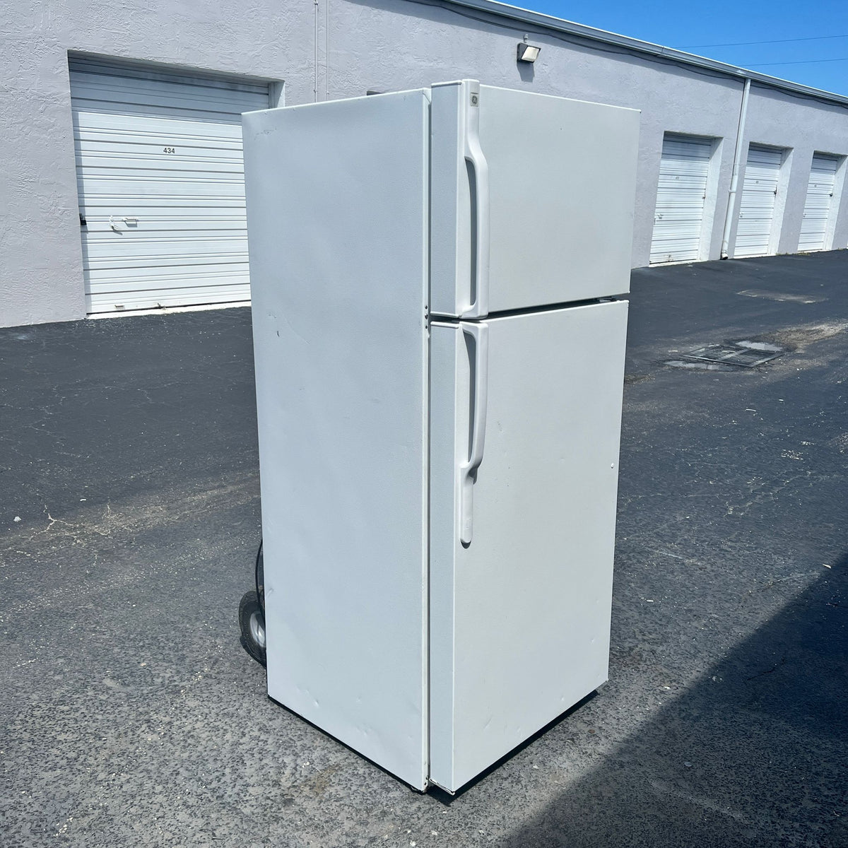 GE Top and Bottom Refrigerator