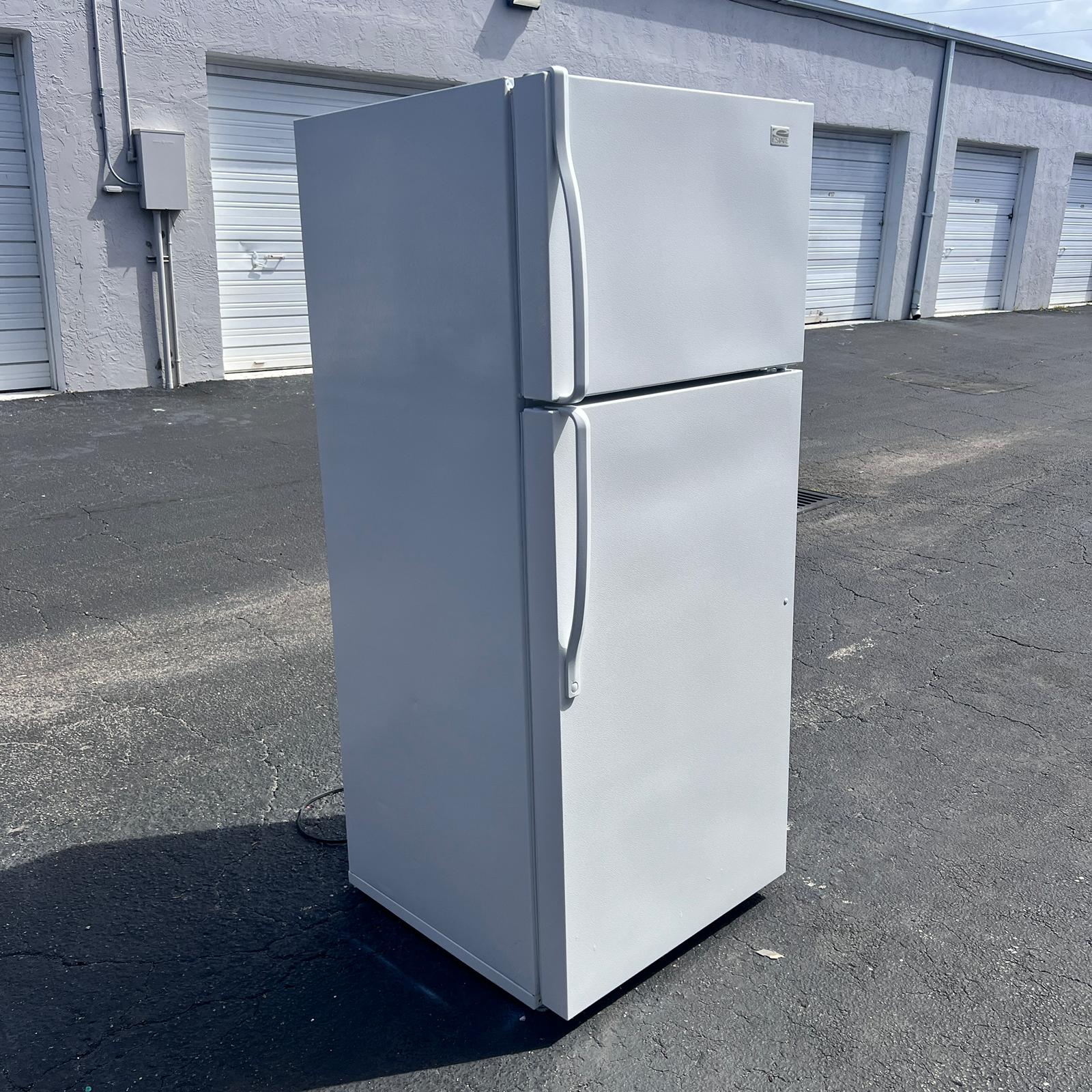 Estate Top and Bottom Refrigerator AQS