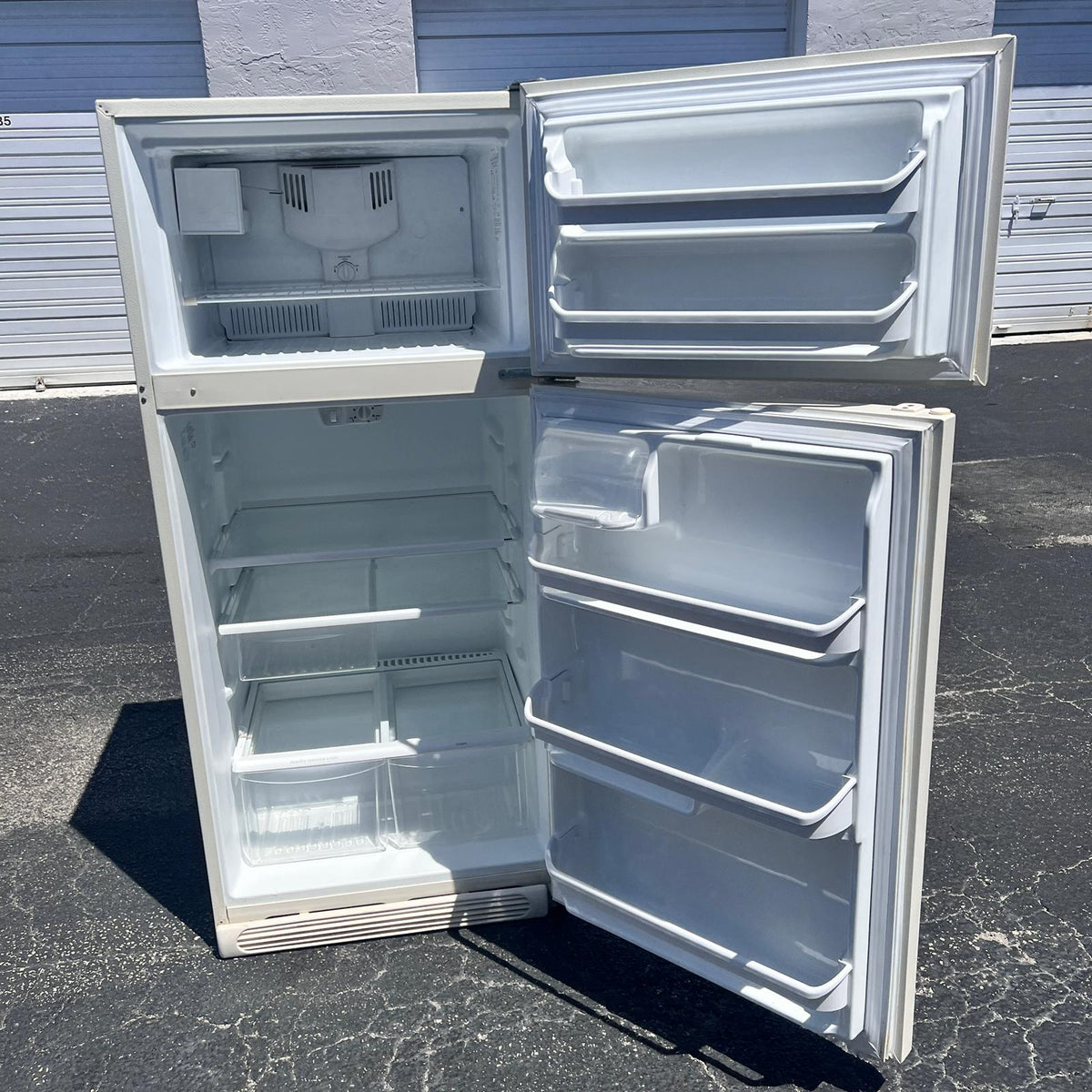 Frigidaire Top and Bottom Refrigerator
