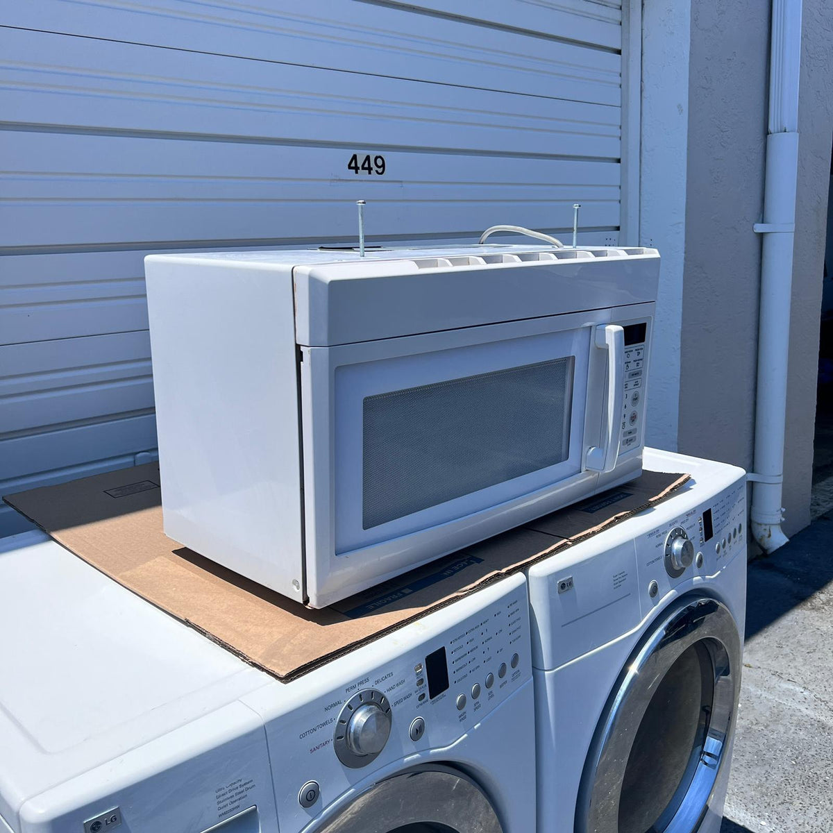 Magic Chef Over-the-Range Microwave