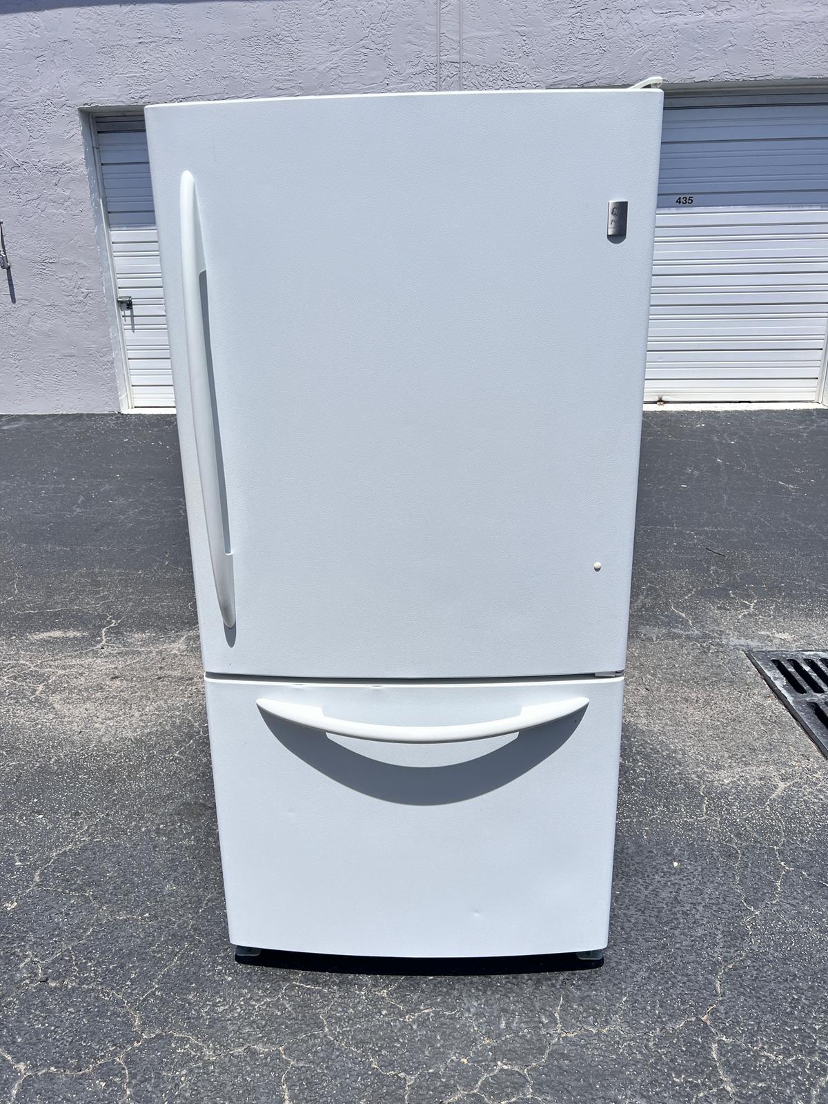 Bottom Freezer Refrigerator 435L - Silver