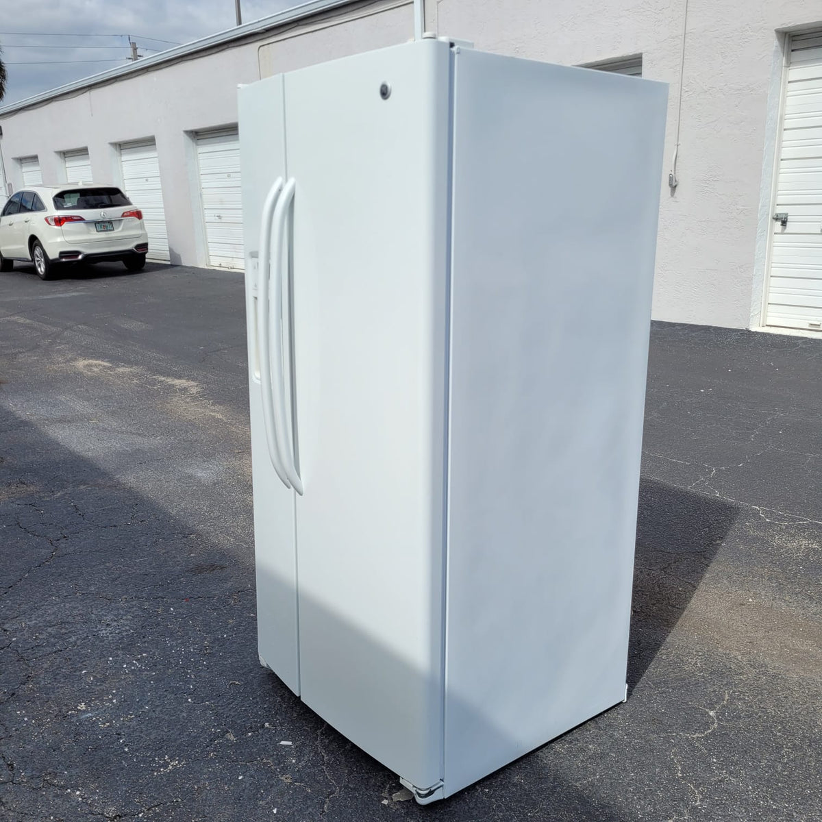 GE Side by Side Refrigerator