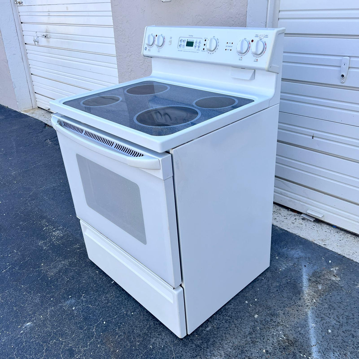 GE Electric Stove