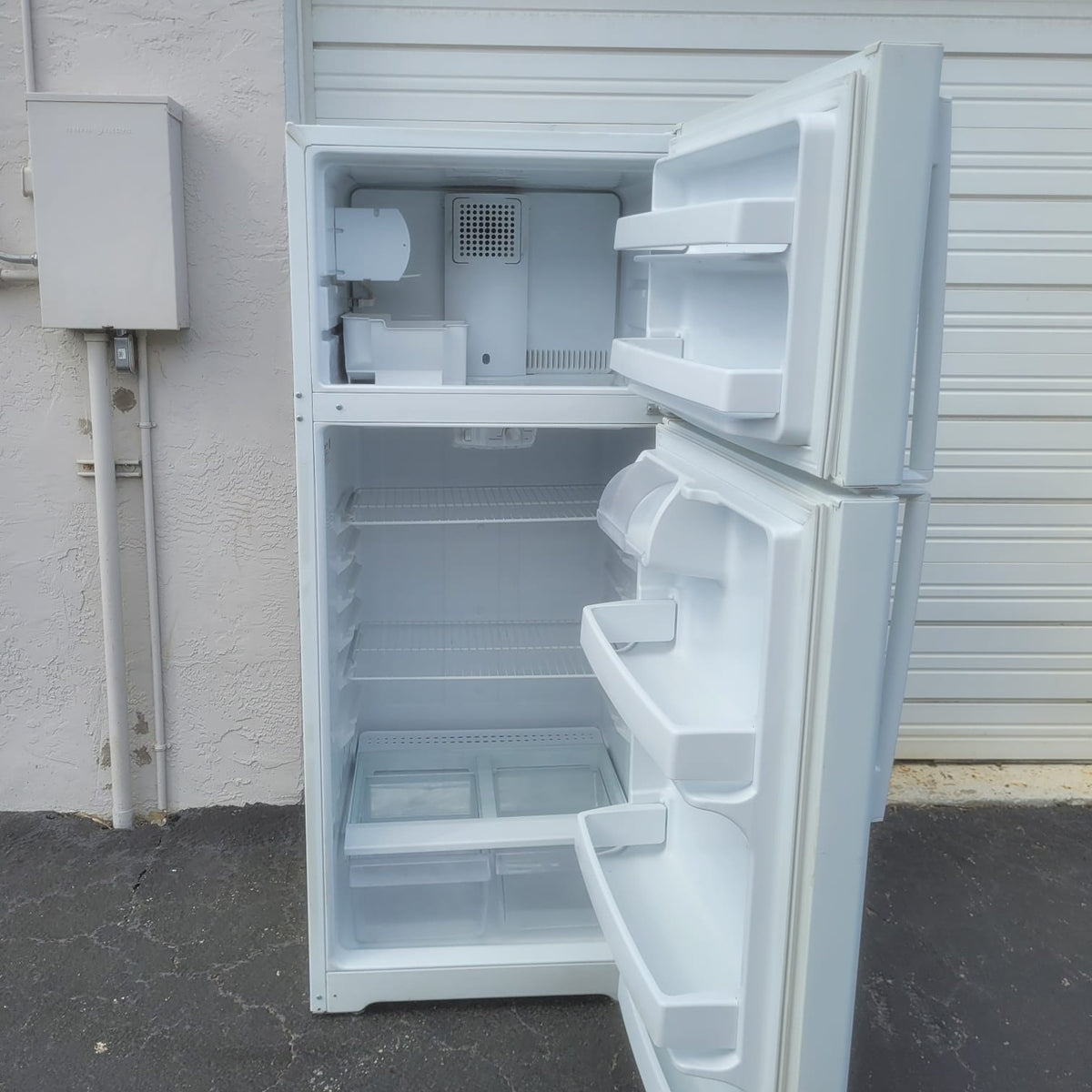 GE Top and Bottom Refrigerator