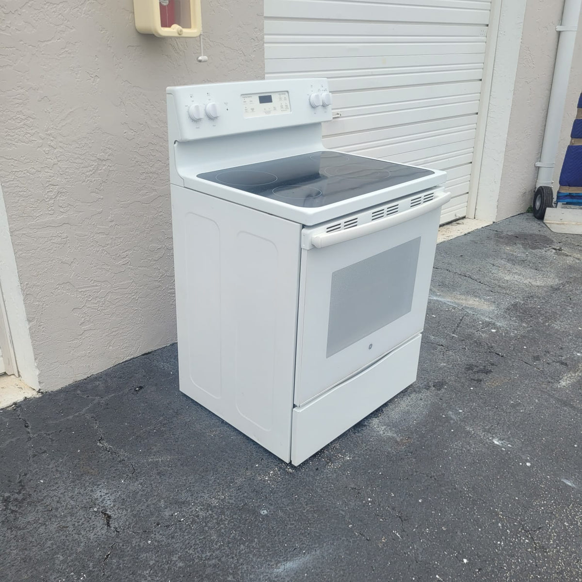 GE Electric Stove