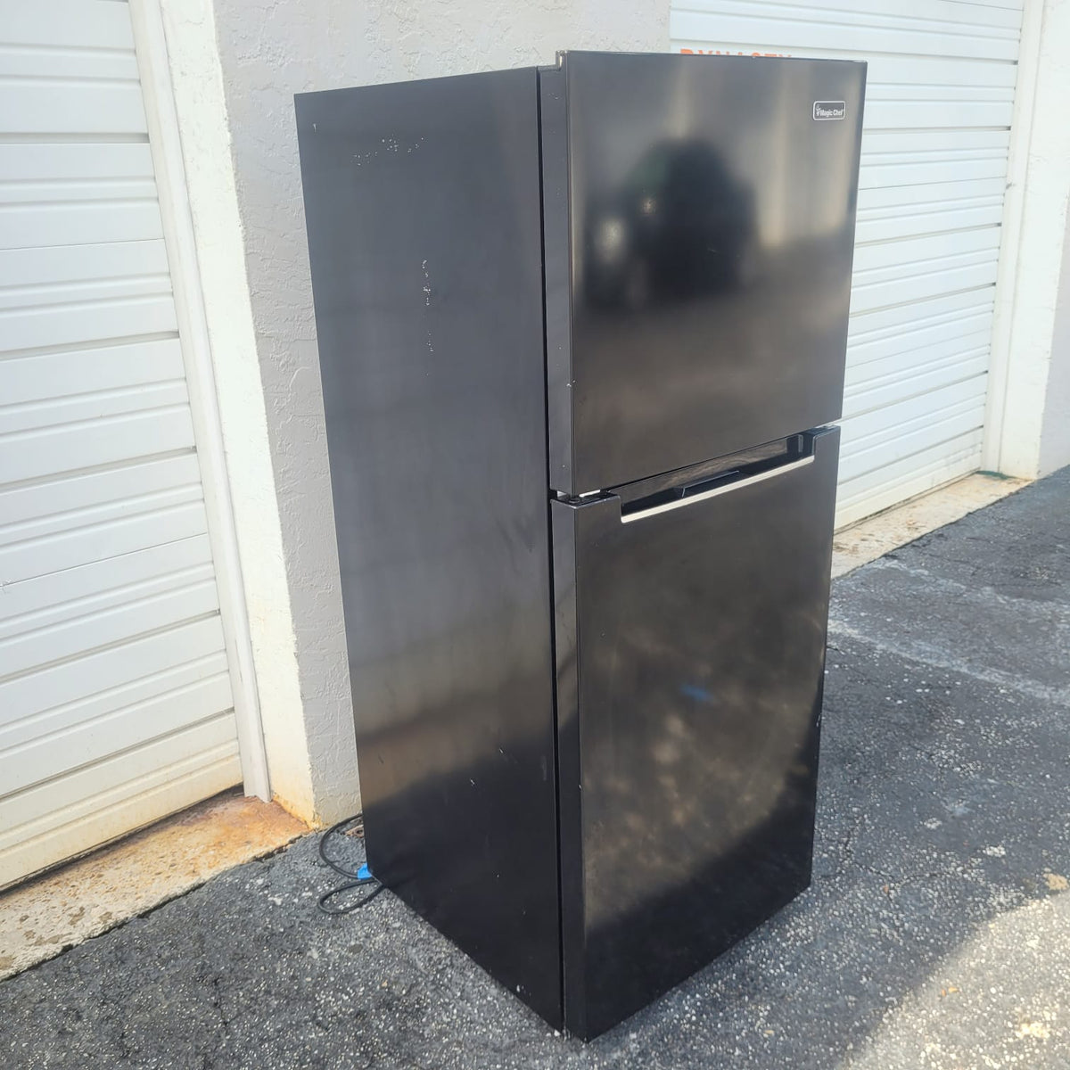 Magic Chef Black Top and Bottom Refrigerator